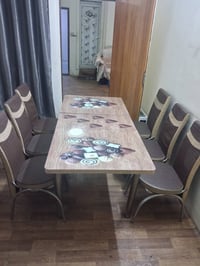 ميز طعام نظيف جدا 6 كراسي  السعر 100  الف قفل  07773373090 بغداد ساحة ...