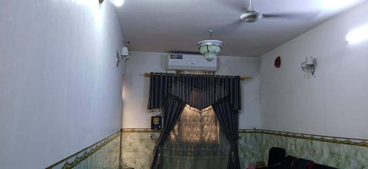 في كربلاء بيت ١٠٠م  طابق واحد كونكريت مسلح نظيف غرفه نوم استقبال صاله مطبخ طارمه صحيات ٢داخليه طابو زراعي سند ٢٥ إقرار محكمه من المالك مباشرة خدمات مجاري متوفره فرع ٥متر عرض حي الأمين شارع الحر خلف مجمع همسه يبعد ٥٠٠متر عن شارع تجاري وخط باب الحسين كوسترات ..سعر ٤٨ بي مجال وتفاوض مع صاحب البيت مباشر للاستفسار مكتب الأوس للعقار ابو سجاد*********** ابو وائل *********** كربلاء, العراق
