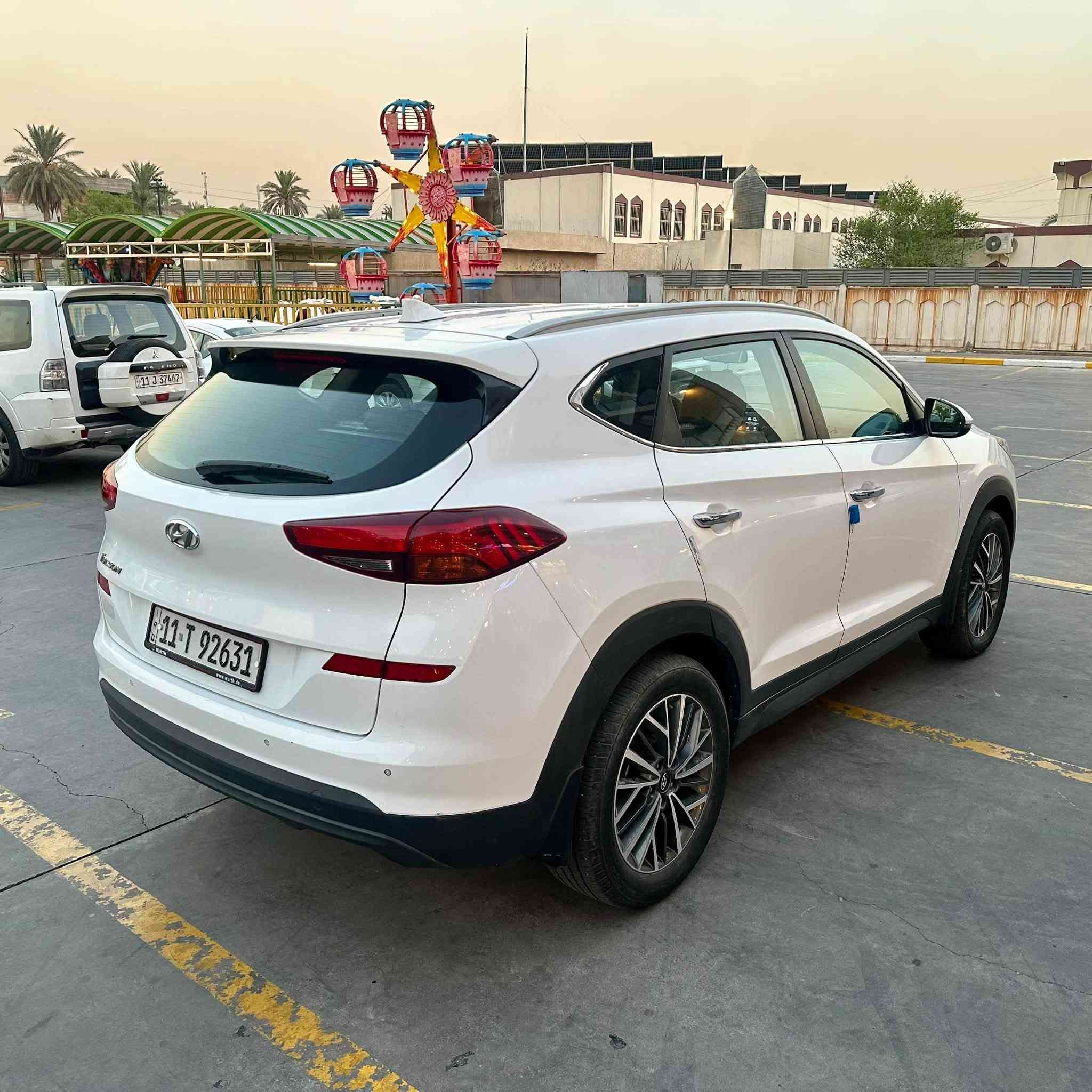 HYUNDYI TUCSON(وكالة القاصد)
الموديل :-2019
عداد المسافة :-70000 كم
حجم المحرك :-2000 doch 
لوحات التسجيل :- بغداد  سنوية مجددة 2029 
المواصفات :-
1- بصمة ابواب وصندوق وتشغيل
2- نظام ترحيب عند الاقتراب
3- كرسي السائق كهرباء
4- كشنات جلد
5- شاشة اصلية +كامرا خلفية
6- اريل نفكيتر
7- شاحن واير ليس 
8- وبقية المواصفات الاساسية .
السعر :-17.800$بيه مجال جدا جدا بسيط
العنوان :- جانب الكرخ/ حي الخضراء
للتواصل :-***********
السيارة مكفولة من الحادث والبارد والصبغ
