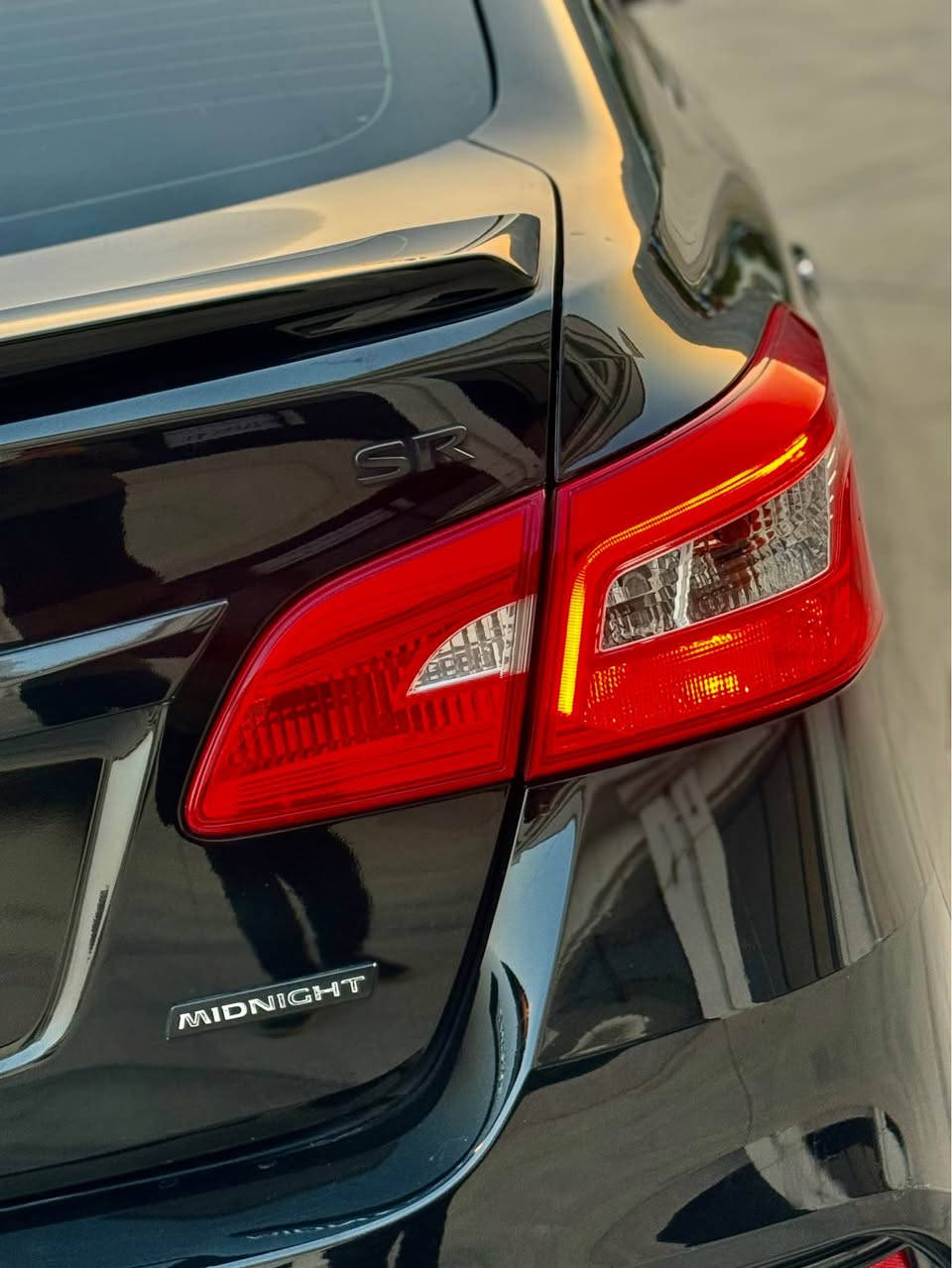 Nissan Sentra 2018 SR MIDNIGHT 
فول مواسفات تەنها سلاید نیە
گێر ئۆتۆماتیکە
گێر و مەکینەی بە شەرتە نەکراوەتەوە
ماوةى رؤيشتن 80 مايل
سوکان ڤۆلیۆم و تەحدید سورحە
تەبریت لەمس و تەبریت خەزن
کوشنەی بیلاد خەت شین و کوشنەی هیتەر
رادار و ئۆتۆ ستارت ستۆپ 
هەموو مواسەفاتەکانی ئیش دەکەن
تەنها بستەک بۆنیتی بۆیاخە 
لەگەل بستەک چاملاخ بێ ژۆرێ
دوو جێگای ساردەکوتە
ئیرباگ بە شەرت نەتەقیە
تازە سێرڤس کراوە دینار مەسرەفی نیە
نرخ 112 مەجالەکی زؤر کەم 
تکایە موشتەری تێل بکە سەرمان مەیێشێنە
جوابی نامە نادرێتەوە
ژمارە مۆبایل *********** أربيل, العراق
