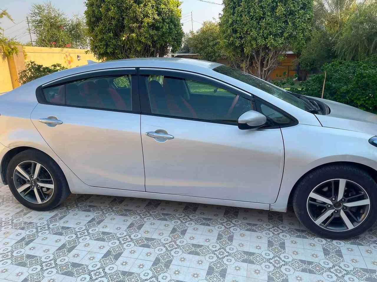 سلام عليكم سياره فورتي موديل ١٤ مكان سياره ديالى متواجد عل فيس رقمي ***********
