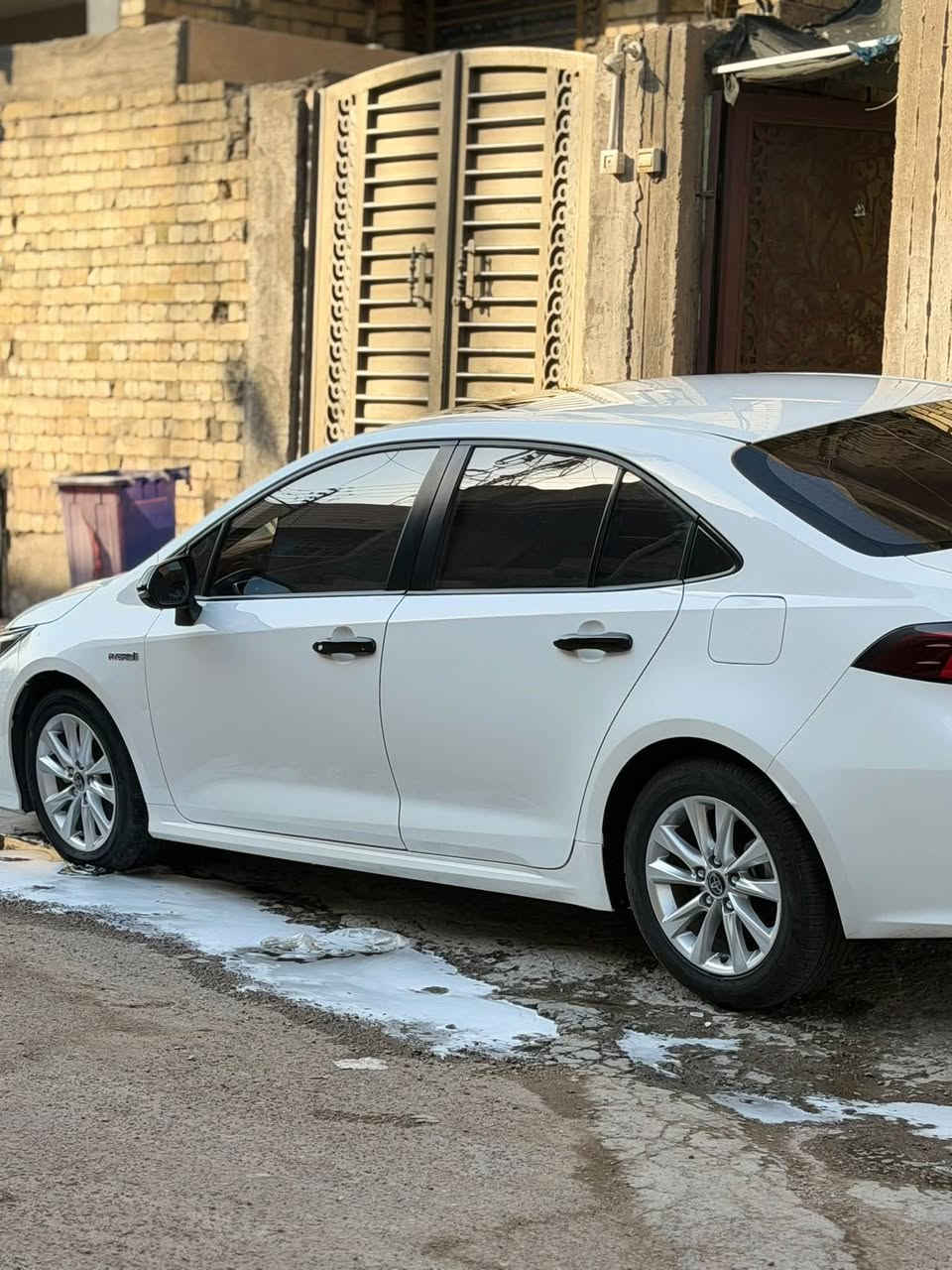 سلام عليكم كورلا هايبرد العلامه الزركه للبيع موديل 24 رقم بغدادبسمي بيها بس ذيل الجاملغ الامامي صبغ فقط من جوه مواصل للعلامه والسونار بلمنشور سياره خير من الله ماشيه 39الف فقط  السياره موجود بغداد وسعرها 148 بيها مجال كلش بسيط رقم التلفون *********** موجود واتساب
