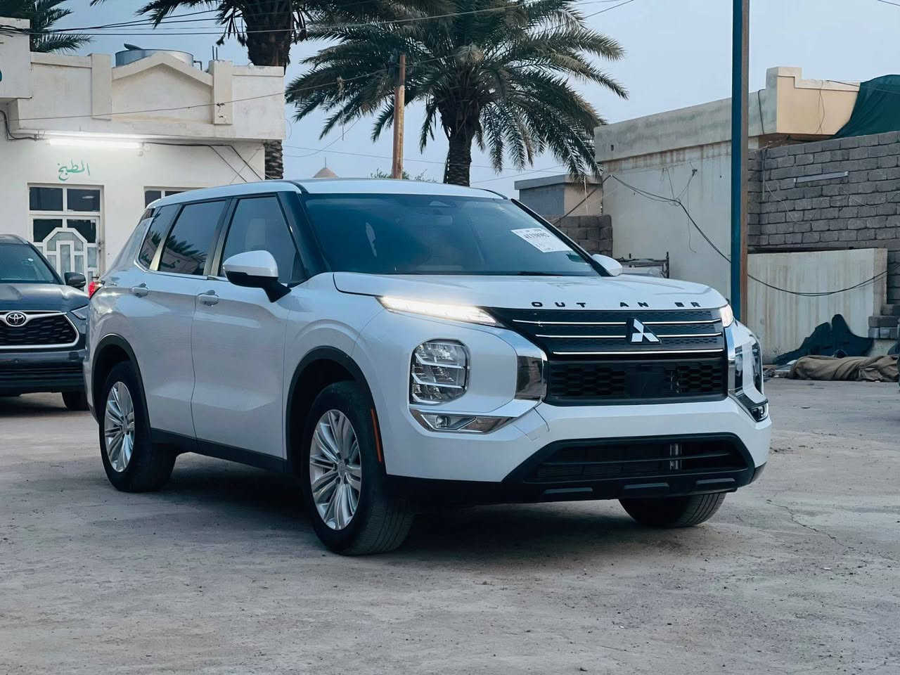 بسم الله الرحمن الرحيم 
ميتسوبيشي اوتلاندر 
Mitsubishi Outlander Es 2.5 2023
تشغيل بصمة 
تبديل دعامية فقط 
رقم الشاصي  JA4J3TA89PZ045598
العنوان الشرقاط اجميلة 
للاستفسار اتصال واتساب 
***********
السعر افحص السياره  وخابرني
