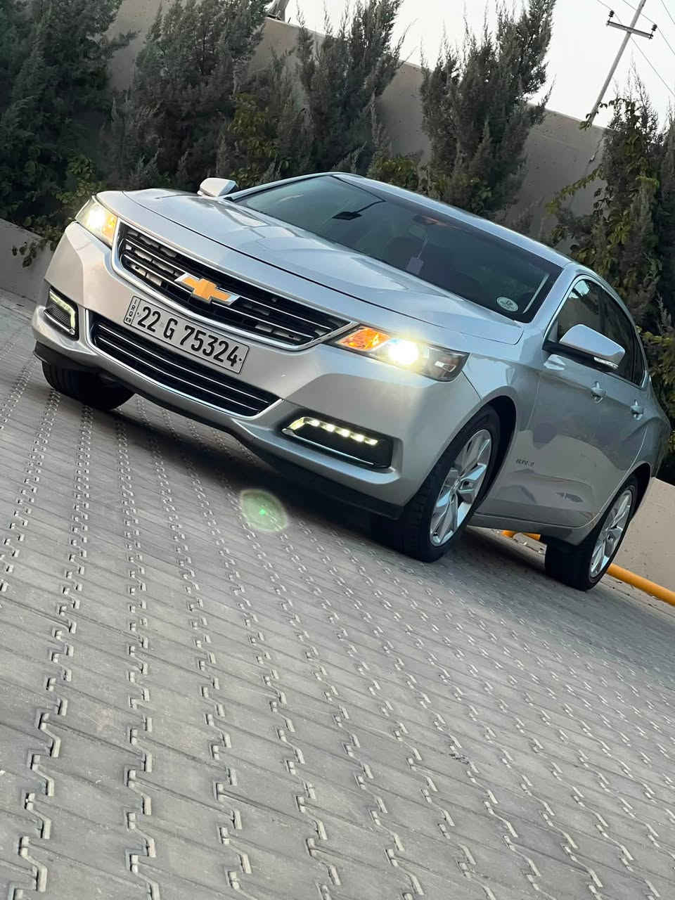 بسم الله
Choverlet impala LT 2020  

الوحش شوفرليت امبالا  موديل 2020 غزال 🦌 محرك ستة سلندر وارد امريكي مواصفات فول عدا الفتحه فئة  ( LT ) .

السياره استخدامي الشخصي شرط كير محرك برغي ممفتوح عل وضع الشركة وشرط لاكلوب مكينه مشتغل لا مسج صيانه كله عل ايدي السياره وجدا وجدا معتني بيه دهن فلتر بوليش نظافه فول ١٠٠/١٠٠ 

تواجد السياره / السليمانيه 
الموديل /:- 2020 
المسافه المقطوعه /:-  72 الف حقيقي 
حجم المحرك /:- 6 سلندر 

المواصفات /:- 
قبل كلشي اي صوت تسمعه بل سياره انزلك ورقه من السعر . 
كشنات جلد 
كامره خلفيه  
تشغيل عن بعد شغال السياره
سايد بريك كهرباء 
كشنات امامي كهربائي 
قاصه متحركة 
بصمه ابواب ٤  يعني الابواب الامامي والخلفي بصمه 
صندوق بصمه 
لايتات زينون منضومه جديده 
شاشه وسطيه لمس  
اضواء ترحيب عند فتح السياره 
سستم سماعات بوز شركة 
تحكمات ستيرن كامله
كروز سرعه 
كير اوتو وكير عادي 
مرايات جانبي كهرباء 
شرط التحويل والغرامات 

ملاحظه ⛔️
السياره حادثه سطحي شرط  يعني طخه من فوق راديتر بدون شواصي وسونار السياره موجود  مع رقم الشاصي تكدر تشوف الحادث .

السعر /:-  122 ورقه  وماكو هيج سعر بل السوك  سعر جدا  مناسب  بدون اي  معامله 🔒..

شرط التحويل والغرامات 

⚠️ شباب ماراوس فقط بيع نقد ⚠️

التواصل فقط  عل رقم الموبايل فقط لجاد بل شراء رجاءا رجاءا /:- ***********  📱 

اخوكم احمد الامريكي لتاجرة السيارات
