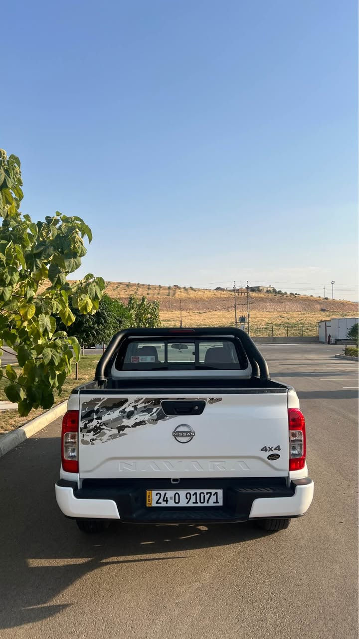 Nissan Navara 2024 AWD 
شريكة مهند 
مرقم جاهز بدون دينار مصرف 

نيسان نافارا موديل 2024
دبل 4×4
كابينة مزدوجة
گير عادي
دفع رباعي
لون أبيض
داخلية جلد أحمر
سيارة قوية وعملية ومناسبة للعمل والاستخدام الشخصي

التجهيزات:

* داخلية جلد أحمر بالكامل
* كراسي جلد
* تحكم من المقود
* مثبت سرعة
* شاشة وسطية
* كاميرا خلفية
* تكييف
* زجاج كهربائي
* قفل مركزي
* مرايا كهربائية
* جنوط ألمنيوم
* دعسات جانبية
* رول بار خلفي
* صندوق خلفي واسع
* دبل 4×4
* إطارات بحالة ممتازة

سيارة مرتبة ونظيفة جداً
داخلية جلد أحمر مميزة
جاهزة للاستخدام مباشرة
مرقمة دهوك 24 وجاهزة

سيارة سعرها جوه سوك ٣٠-٤٠ ورقة 
شريكة مهند مرقمة جاهزة 
مكفولة كفالة من دعامي للدعامي بدون دعم بدون صبغ بدون تعديل ابد 
على وضع الشريكة 
ماشية ٣٠ الف تقريبا 
سيارة ب أسمنا 
تحويل وكالة غرامات ب شرط يوم الثاني 
سعرها بلاش بلاش 
198$ ورقـــة و مجال خفيف 🔥🔥 
للأستفسار اتصل على هذا الرقم 
كورك-واتساب 
*********** سميل, دهوك
