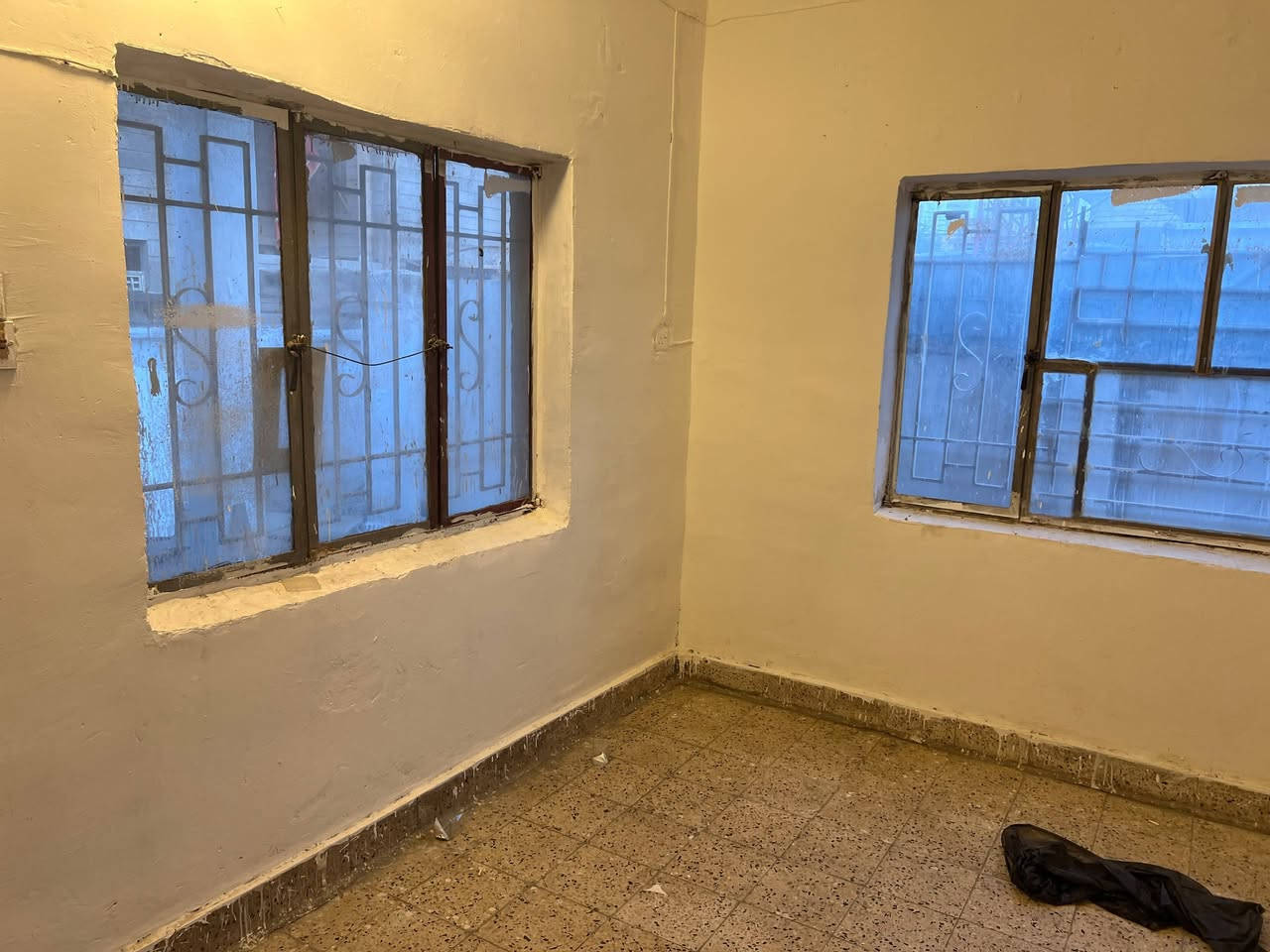 بيت للايجار منطقة الجنينه
قرب مبيعات الكهرباء / شارع المصلحه
يتكون من
غرفتين
وهول
استقبال
مطبخ
صحيات
كراج
بيت ركن مساحة 150م

قريب على كولشي
منطقة هدوء جدا

الايجار  750 بيه مجال 
تواصل ***********
