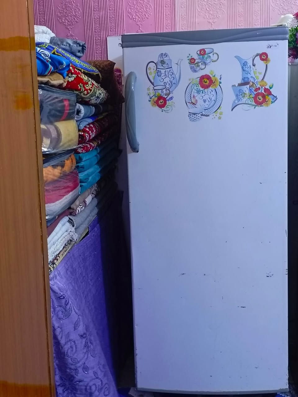 سلام عليكم ثلاجه لبيع ستعمال قليل ثلاجه جوه وفوك ثلج جديده سعر 150بيها مجال قليل علوان النجف حي الوفاه رقم الهاتف ‏‪***********‬‏ رقم بي بس واتساب
