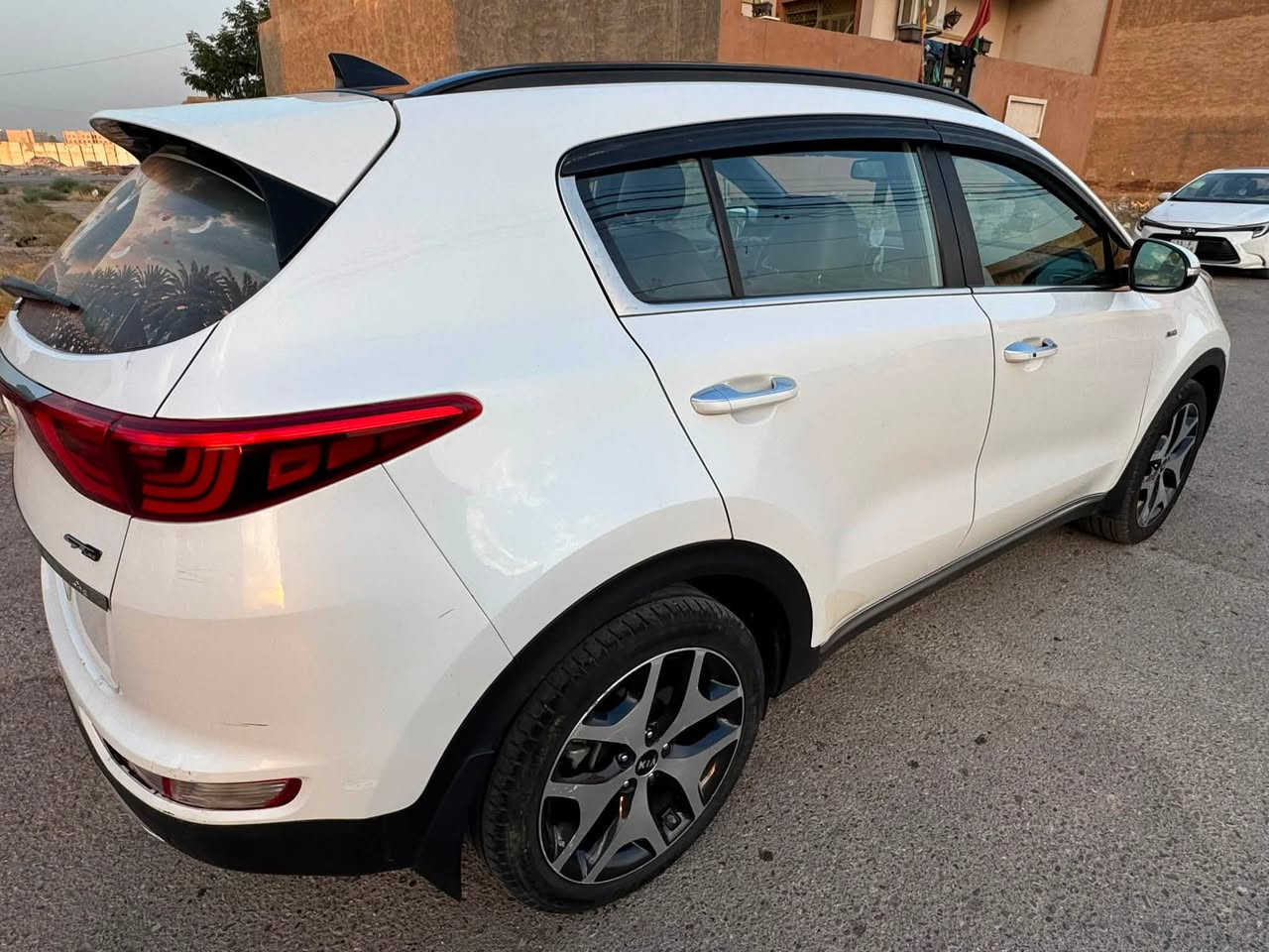 كيا سبورتج ( خليجي ايراني ) 2018 GT-Line
فول 1/1 - 

كيا سبورتج موديل 2018 vip فول 1/1 ماشيه (117) الف 

مكينه 2.4L رقم بغداد تحويل مباشر للمشتري 

المواصفات 1/1 🔰

سقف بانوراما + دفع رباعي + ويل 19  + زراك لايتات

لايت زينون بلادي + ليد نهاري + مقاعد تدفئه + تبريد 

 + تدفئة ستيرن 

ستيرن رياضي حرف D + شحن وايرلس + فول بصمه 

فول حساس أمامي + خلفي + كاميرا دوارة 

شاشة لمس + تبريد قطعتين مناخ منفصل 

شفتات ستيرن + حساس تاير + فول تحكم ستيرن مع كروز

مانع انزلاق + مانع انحدار + داخل جلد قرميدي + كهرباء

اوتو هولد + اوتو لايت + مود درايف 3 وضعيات + بريك دكمه

مرايا شفط + تعتيم ذاتي + إنارة ترحيب + صندوق كهرباء 

 

تبديل دعامية أمامية وبارد في البنيد موضح بصور 

وبارد قرب البك لايت الخلفي الأيسر  موضح بصور

موقعها بغداد التاجيات سعر (195) بيها مجال 

*********** رقم الهاتف
