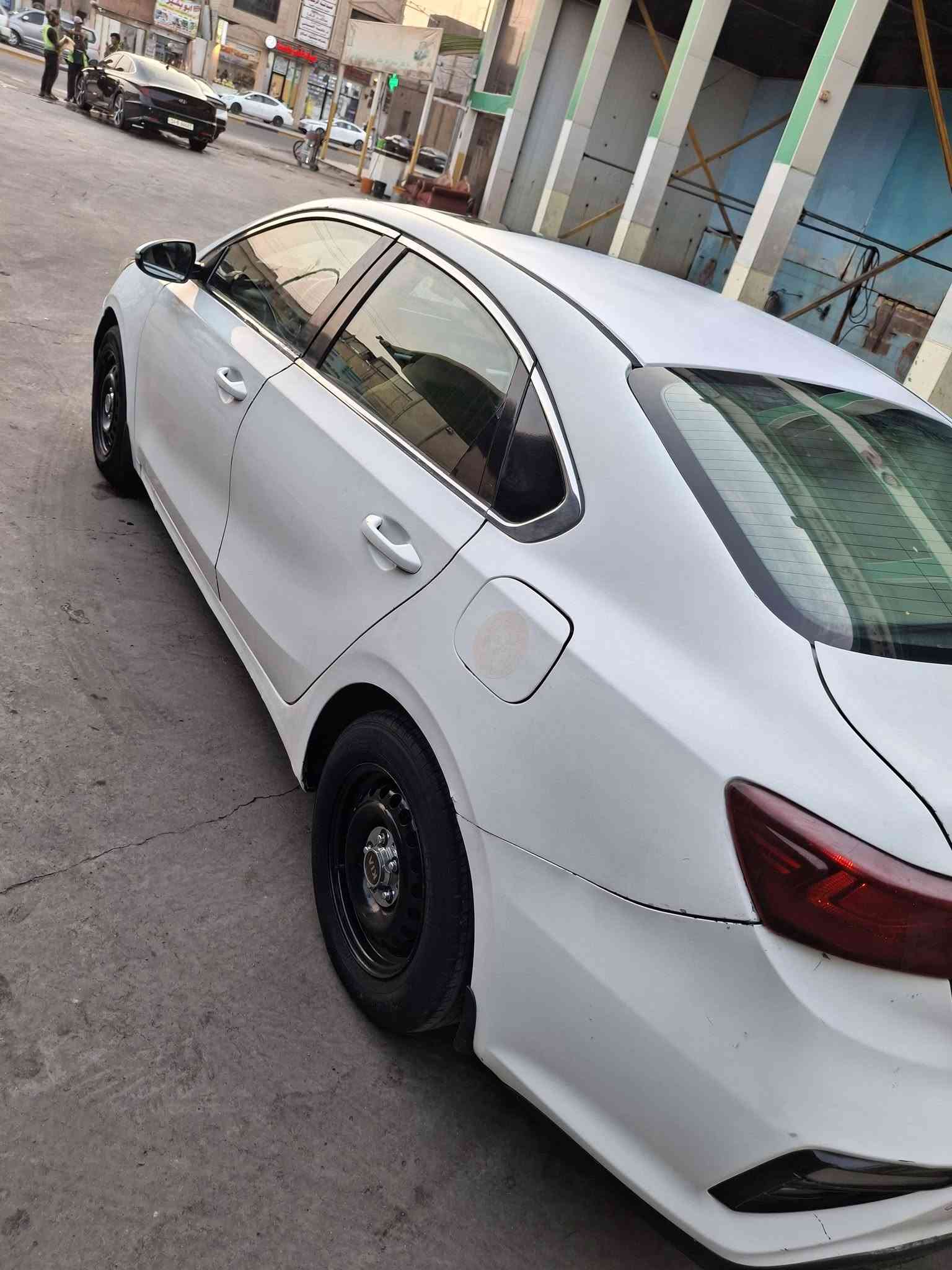 السلام عليكم كيا سيراتو 2019 خليجيه بيها دحجات ومصلحة مكينه كير تبريد حداده سياره فول مواصفات فتحه اشاير مري  سنويه جديده تحويل مباشر البدي غير مكفول اخوان سعرها مناسب ب99 ورقه مكاني البصرة القبلة ***********
