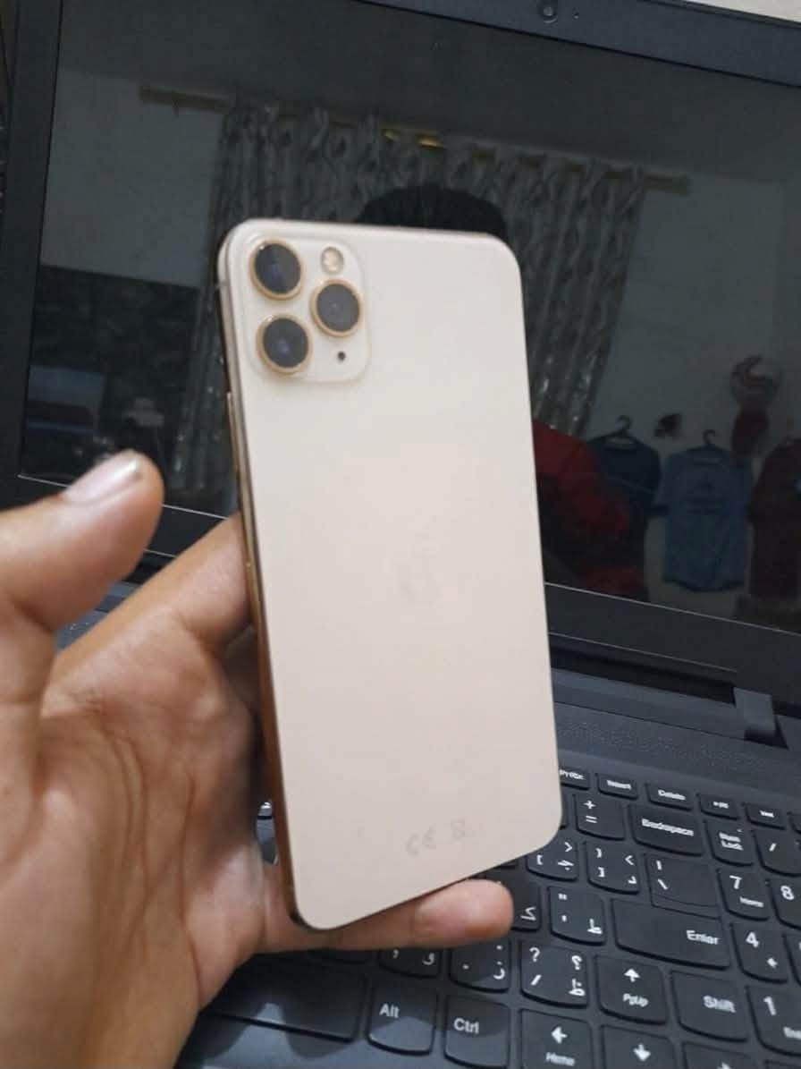 ايفون ١١ برو ماكس • ٦٤ • خلل سماعة