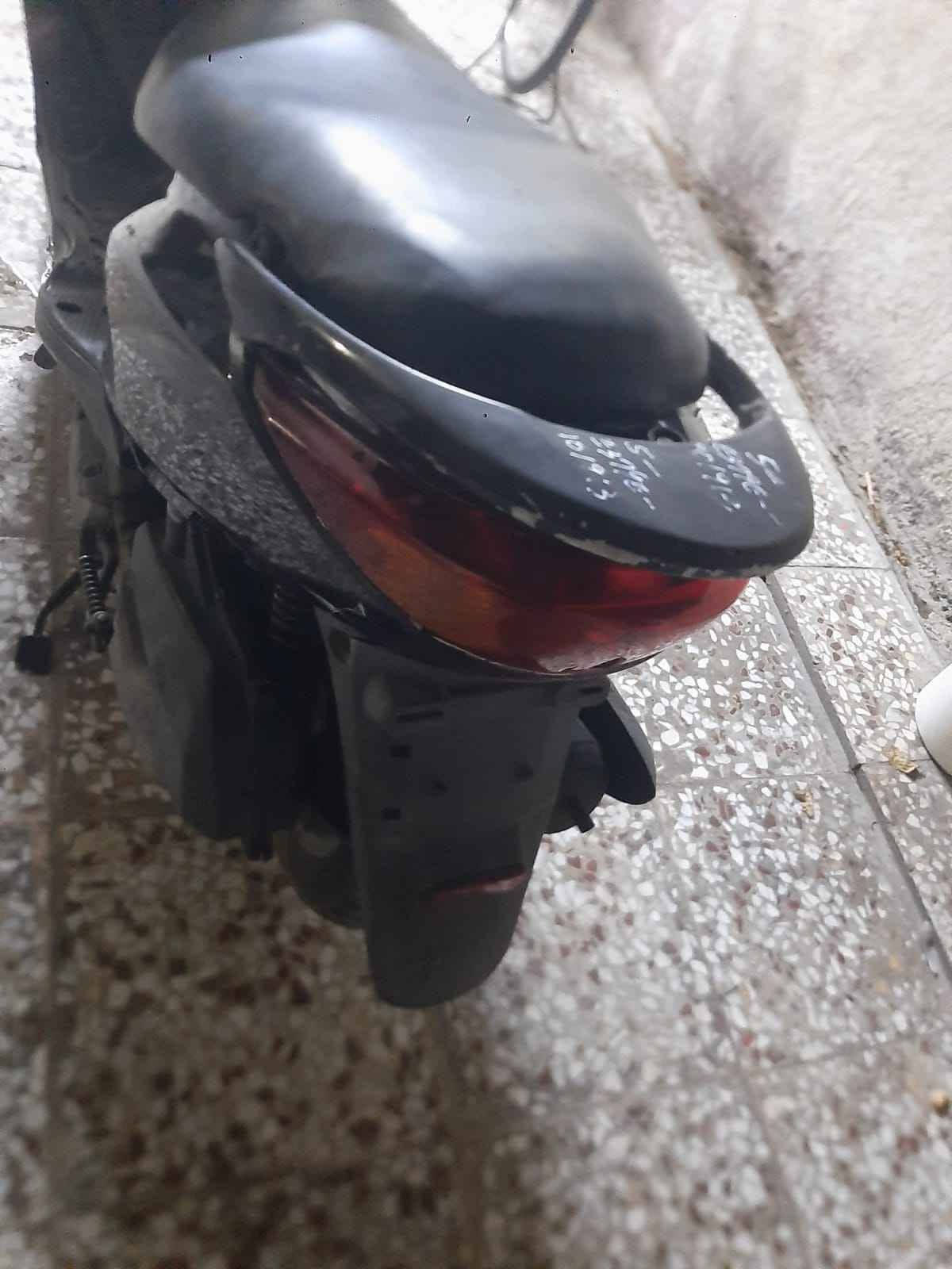 السلام عليكم دراجه بريز نظيفه وحلوه مكينه خرسه ماامفتوحه كامله دراجه السعر ٦٠٠ بيها مجال العنوان الغزالية *********** بغداد, العراق
