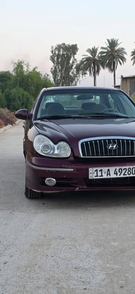 سلام عليكم 
سوناتا 2004 وفود  6 سلندر
محرك 2700
تبريد ثلج
حدادية 
سنتر لوك 
تبريد ثلج
كهربائيات شغاله
((سياره خطين غاز وبانزين))
وبقية المواصفات المعروفه 
سيارة يحتاجلهة ترتيب بسيط بالبجم . 
عليهة غرامه 200 الف 
سعرهة 68 ورقة وبيهة مجال .
مكاني بابل الحله
للاستفسار *********** حلة, بابل
