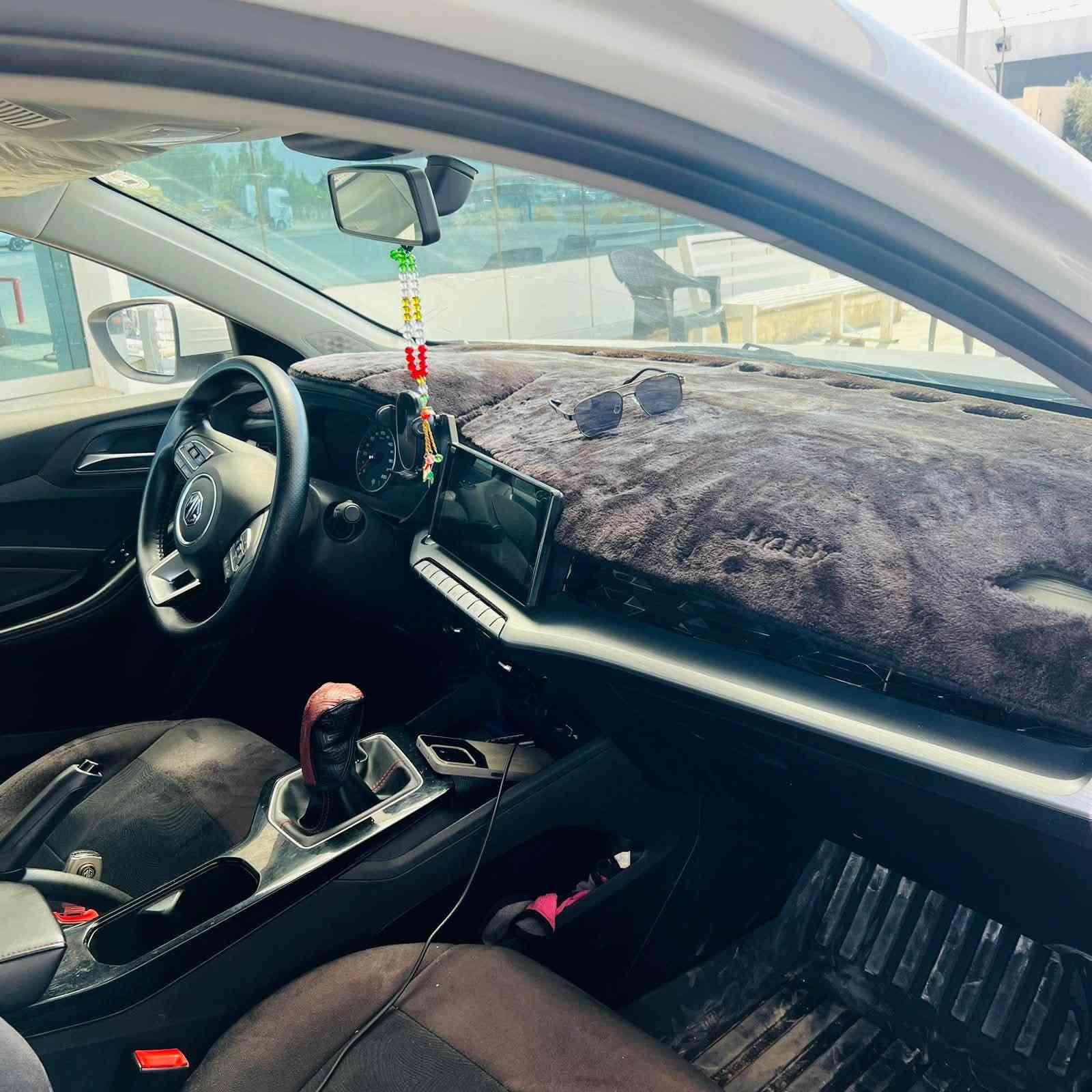 Mg5 موديل ٢٠٢٥ 
مواصفات
بصمه 
شاشه كبير 
جام كاربلي 
كير عادي 
فول ٤٥٠٠٠ الف كم 
سيارة كلين تايتل 

اتصال واتساب ☎️
***********
🟥علق يصلك سعرها
