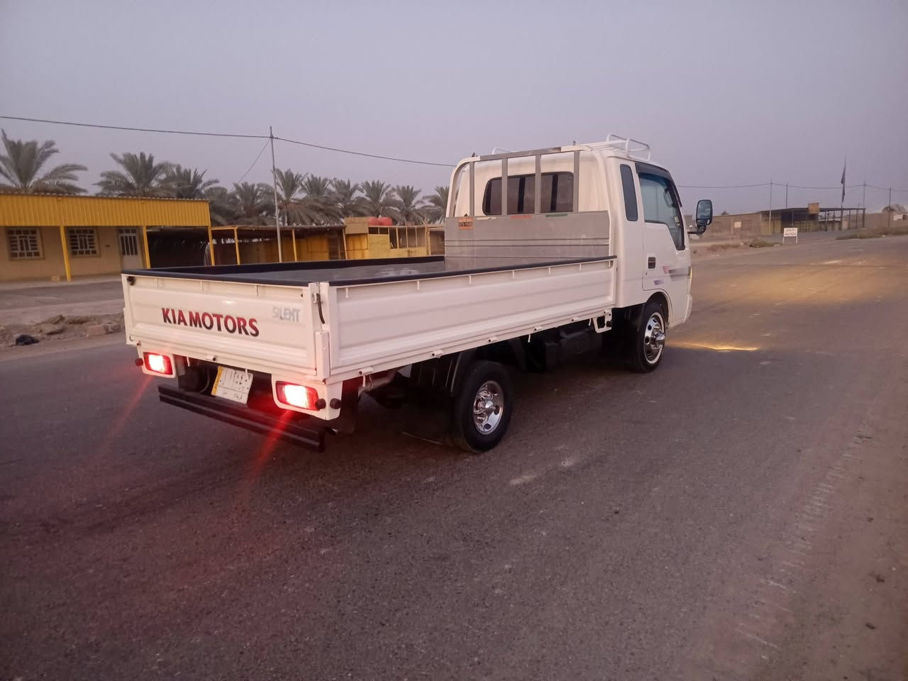 كيه ام عيون موديل 2000 بسمي مشروع وطني سياره جديده مكفولة كفاله عامه سياره مال جناي مكان بابل الاتصال *********** اسيا***********
