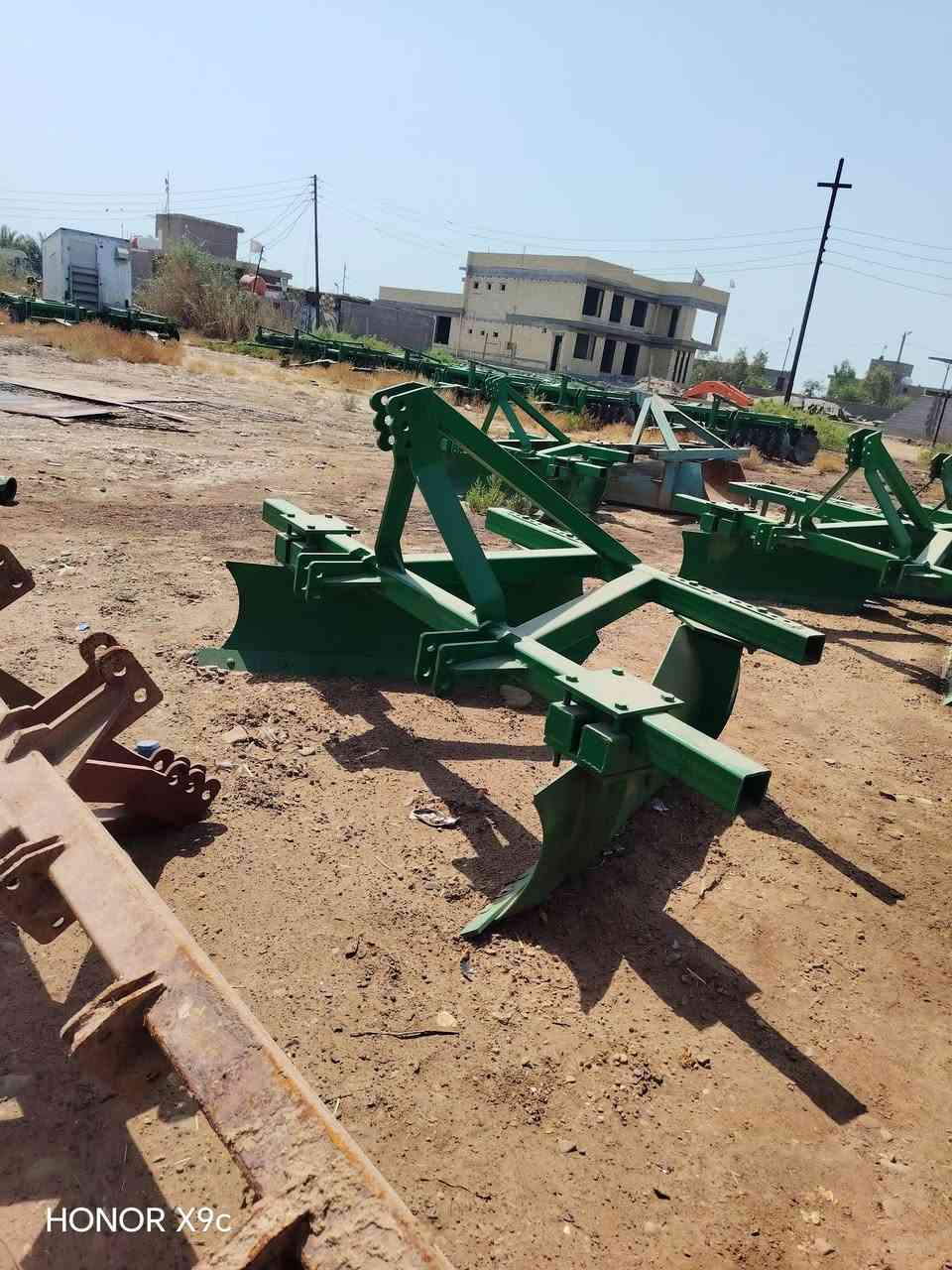 سلام عليكم لدينا للبيع دسك معدلن مرازه خرماشه تجفيت برانكيتات وتحوير دسك لدينا حجم ١٨+20+24+28 وشغل كله تزكام درجه وله. ***********

نص مكتوب في الصور:
- HONOR X9c