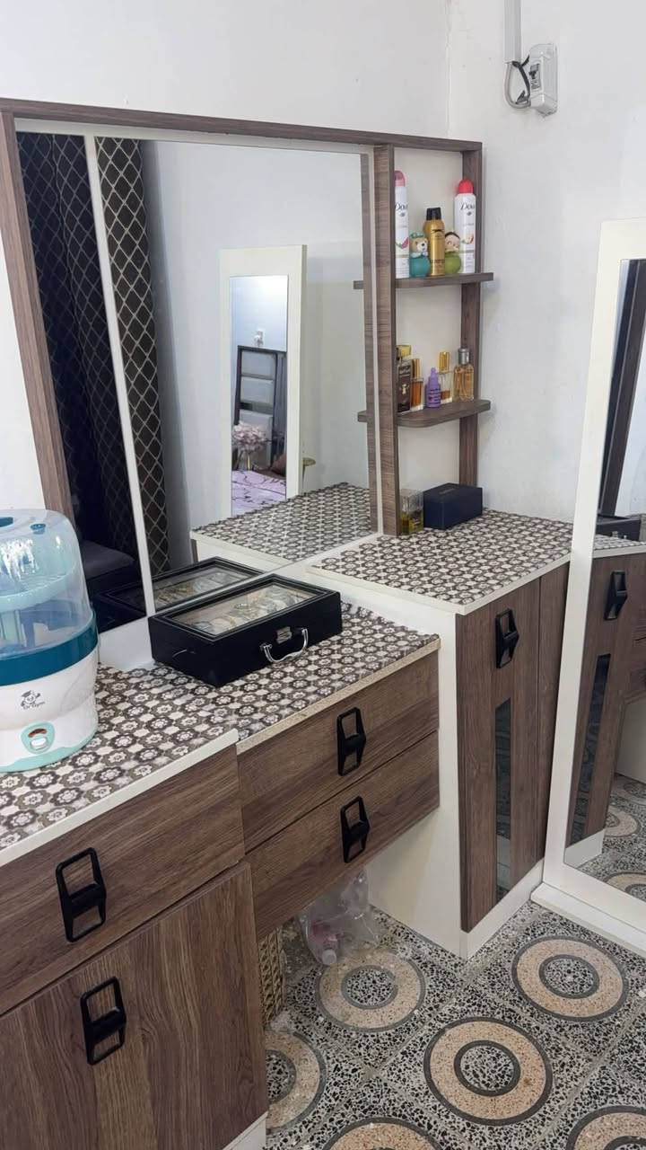 غرفه تركيه للبيع بعده جديده 10قطع باقي تفاصيل ول سعر تصل علا رقم او واتساب ما متواجد بل فيس ***********
