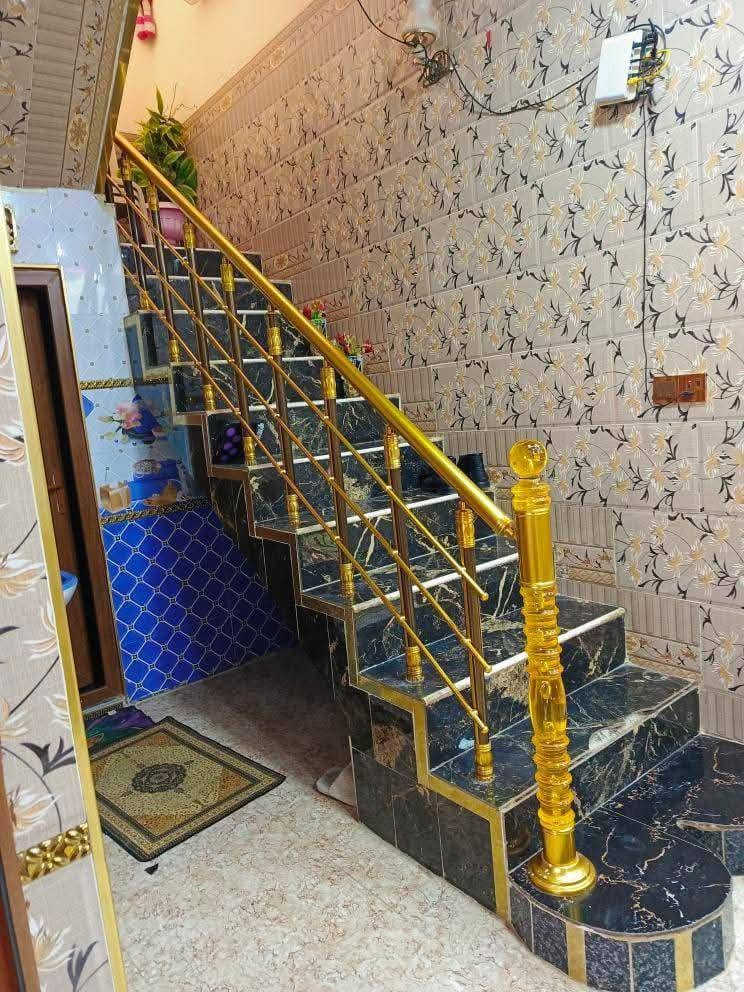 بيت  للبيع في بعقوبة 7 نيسان
خلف كلية التربية الأساسية مباشرتٱ

قاطين يتكون من 4 غرف نوم مطبخ وصاله وستقبال وطرمه 

البيت بسم صاحب البيت سند طابو زراعي سند 25 

المساحة 100متر واجهة 7ونص ونزال14 

  البناء حديث فول 2026

كامل خدمات الشارع تبليط مجاري ماء كهرباء كامل 

يبعد عن الشارع العام مسافة قليلة

  الاستفسار اكثر اتصل على رقم يوجد وتساب وتفاصيل اكثر عن سعر وباقي ***********
