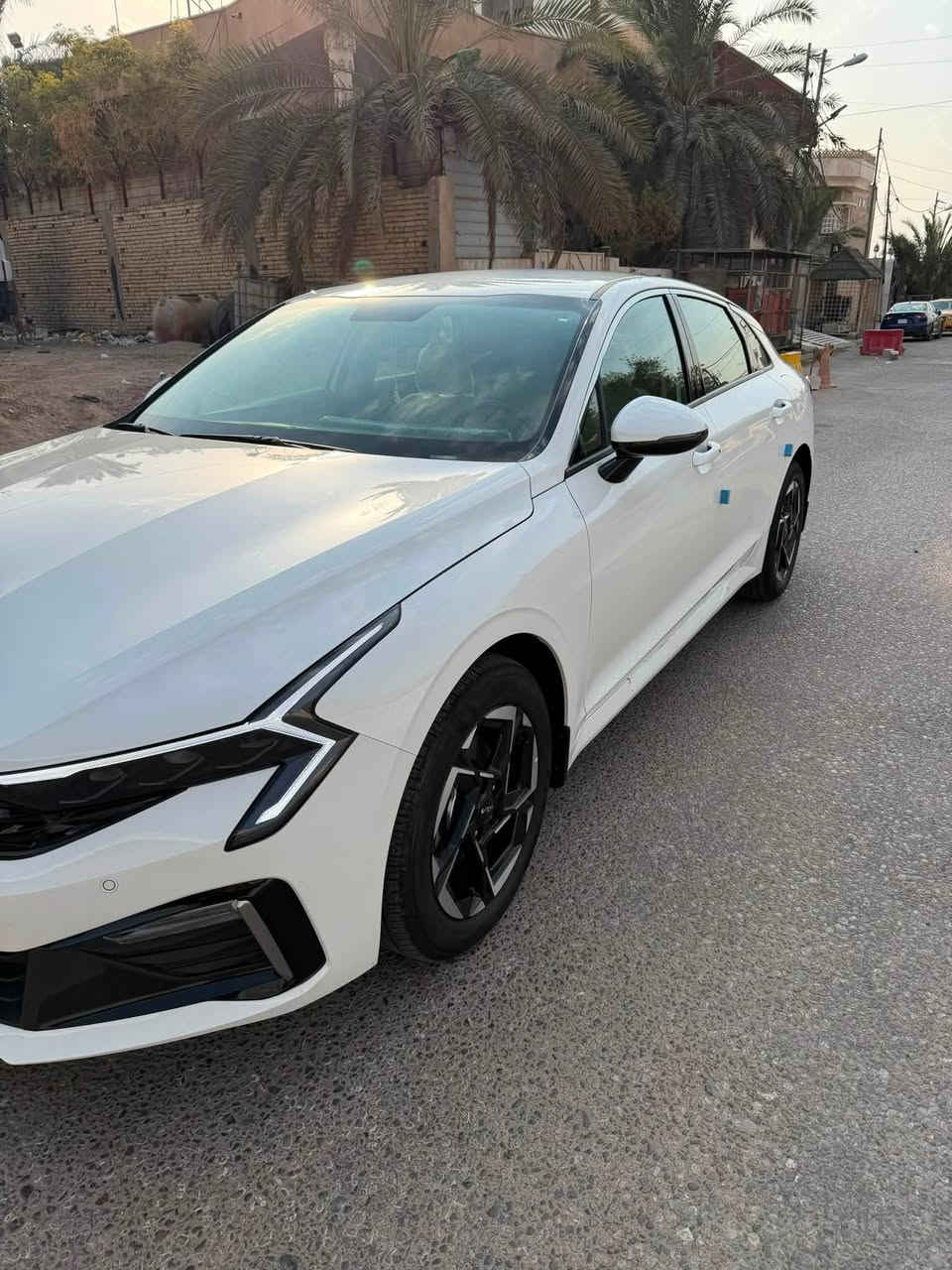 سياره k5 جديده اخت الزيرو ماشيه 7000 بعده بضمان الشركه السياره لزكات الشركه بعده موجوده بسياره السعر 225 
***********
