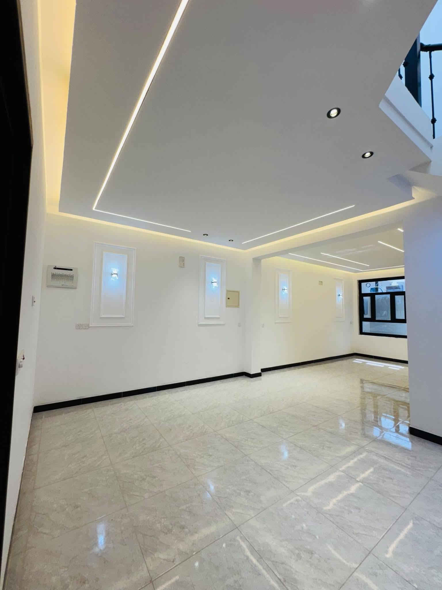 #مكتب_الشغف_للاستثمار_وتطوير_العقار
🏠#دار_للبيع   100متر واجهيه 6،25متر نزال 16متر
 بناء طابقين حديث 

يحتوي البيت. ع[3غرف نوم -استقبال -صحيات عدد 4- صالة- ومطبخ] البيت شغل درجة اولى 

🔶️مع كامل الخدمات
🔴ملاحضه البيت جاهز للسكن 🔑

⬅️السعر مغرريي✨️

⬅️نوع العقار  طابو زراعي سند 25 اقرار محكمه 

📍العنوان #بغداد_الدوره_البوعيثه   
      مجمع السلطان الرابع 
🔴للاستفسار  خاص او الاتصال ع الرقم 
☎️***********
☎️***********
