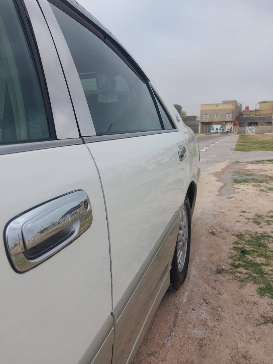 ملكه كصتين رقم بصرة نكليزي باسمي سياره جديده تعال وشوف سعره ٨٥ وبيه مجال الاستفسار ***********
