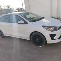 كيا ريو موديل 2021 للبيع محرك 1600 وارد أمريكي حادثهه قبق الجنطه وأطرا...
