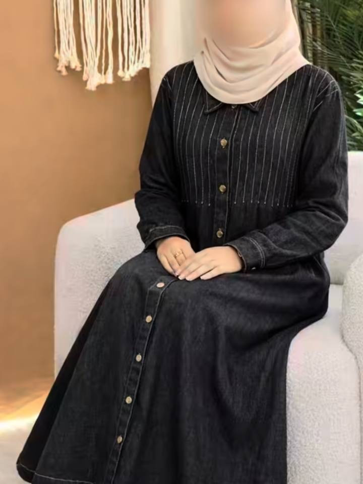 ✨ فستان كابوي جينز أنيق للمحجبات ✨
دكم ذهبية  فخمة
فصال محتشم ومريح
مناسبة للمحجبات 
الفستان مناسب للصيف الحار 

طول الفـــستان مـטּ الكتف للاخير 160 سم 
___________________ 
🎨 الألوان المتوفرة
• الجينز الغامق الكحلي
• الجينز الرمادي شبه اسود
___________________ 
📐 القياسات المتوفرة:
1/2/3/4 

🌱قياس 1 :- 
 تلبس وزن من 70 الى 80 كــــيـلـو 
يعني يلبس قياس. 42. 44 
قياس محيط الصدر 110 سم 

🌱قياس 2 :- 
تلبس وزن من 80 الى 90 كــــيـلـو 
يعني يلبس قياس 46. 48
قياس محيط الصدر 120 سم 

🌱قياس 3 :- 
تلبس وزن من 90 الى 100 كــــيـلـو 
يعني يلبس قياس 50. 52.
قياس محيط الصدر 130 سم 

🌱قياس 4 :- 
تلبس وزن من 100 الى 120 كــــيـلـو
يعني يلبس قياس 54. 56. 58
قياس محيط الصدر 140 سم
سـ✿ـــعـــر  الموديل:- بـــ 65 الف 
 
_______________ 
للحجز والاستفسار المراسلة ؏ــلى الواتساب :- ***********
