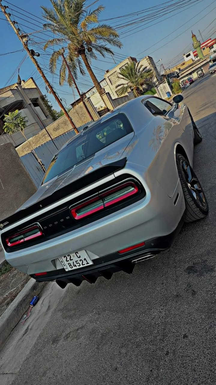 دودج تشالنجر (Dodge Challenger) موديل 2021 للبيع
الموديل: 2021
 المسافة المقطوعة: 50,000 ميل فقط
 الضرر والحادث: حادث سطحي وبسيط جداً جاملغ وبنيد 
 محرك، كير، تبريد، وصدر بحالة ممتازة 100% وجاهزة من كل النواحي.
 داخل نظيف جداً، تخم تاير جديد، سيارة جاهزة ما تحتاج أي دينار مصروف.
 سنوية ورقم وهزه وتحويل مباشر
الموقع: بغداد
السعر:193$ 
للتواصل والاستفسار: [***********]
