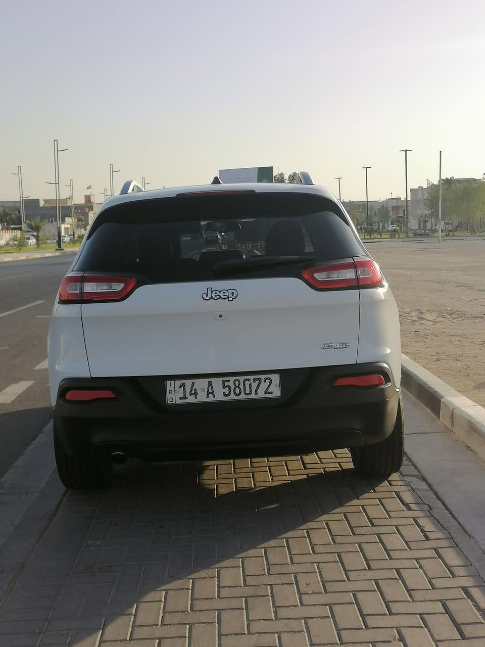 السلام عليكم
جيب شيروكي بزون 18 بيع او مراوس 

ضربه أمريكا جاملغ وبنيد بدون دواخل

ب العراق مبدل بابين نفس جهه بدون داخل سونار الفحص موجود

كير جاهز وتبريد جاهز محرك بدون تنقيص

دواخل نظيفة

حداده جاهزه

مكاني بصره

***********

السعر 125
