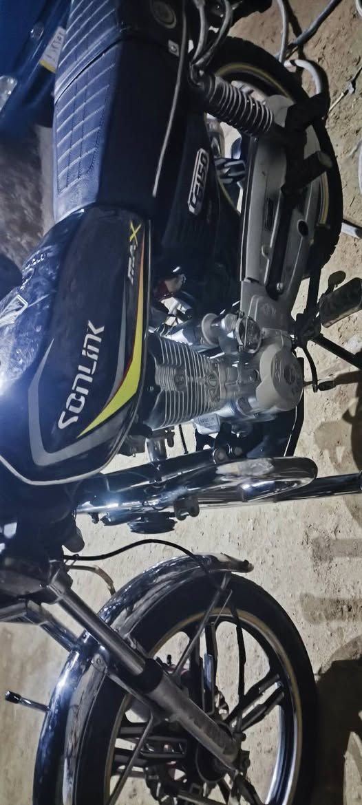 موطور سونك 
موديل 23 باب اول 
محرك ما مفتوح الموطور كفاله فحص 
بس بيه الدبل الئمامي
 طاك تجفيتة 16 الف 
السعر: 600 الف 
المكان القائم حصيبه 
الرقم; *********** تواصل @إشارة
