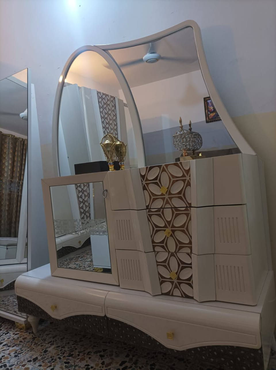 غرفه اخشاب • خشب حراري • ١٠قطع