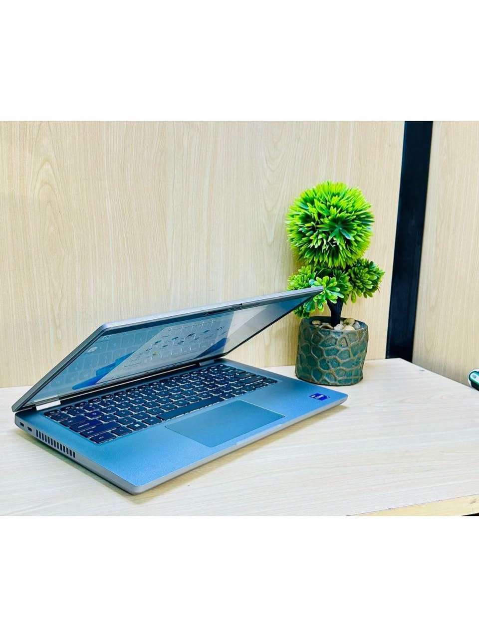 🔥 كارت خارجي من NVIDIA مع RAM DDR5… وبسعر 650 ألف فقط! 🔥

💻 Dell Precision 3470
قوة الأداء الاحترافي بحجم عملي ومحمول 👌

⚡ المعالج: Intel Core i7 – الجيل 12
🧠 الرام: 8GB DDR5
🚀 التخزين: 256GB SSD
🎨 كرت الشاشة الخارجي: NVIDIA T550
🖥️ الشاشة: 14.1 إنش

🎁 يشمل العرض:
✔️ توصيل
✔️ حقيبة لابتوب
✔️ ماوس
🛡️ ضمان أسبوعين حقيقي

💰 السعر: 650,000 دينار عراقي فقط

🔥 إذا تريد جهاز احترافي، سريع، خفيف ومناسب للتصميم والبرامج الهندسية والاستخدام الثقيل 
هذا الخيار يستحق اهتمامك.

📩 للطلب والاستفسار راسلنا الآن
واتساب : ***********
دكان للحاسبات-Dukkan PCS

