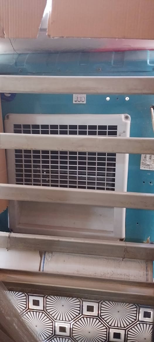 مبرده نضيفه للبيع حجمه 2 ونص سعره 80 الف  مكاني بغداد الشعب شارع الصحه رقمي ***********
