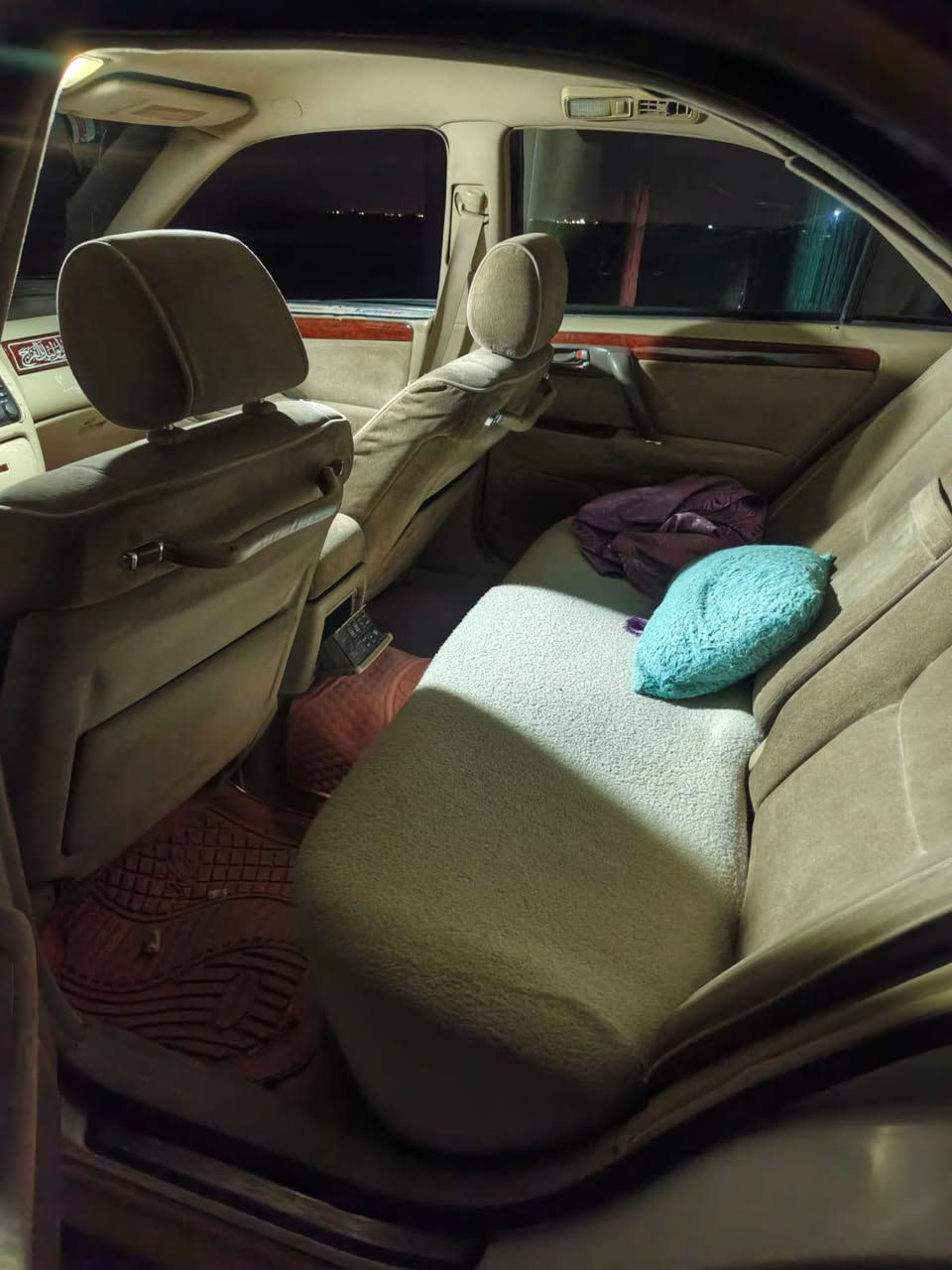 سلام عليكم جنون للبيع
سياره اربع دكم فول عده الفتحه كير محرك ديفور جبير حداديه تخم تاير تبريد كصتين استفسار اكثر اتصل وبخدمتك السعر ب25مكان السياره البصره سيبه ***********

