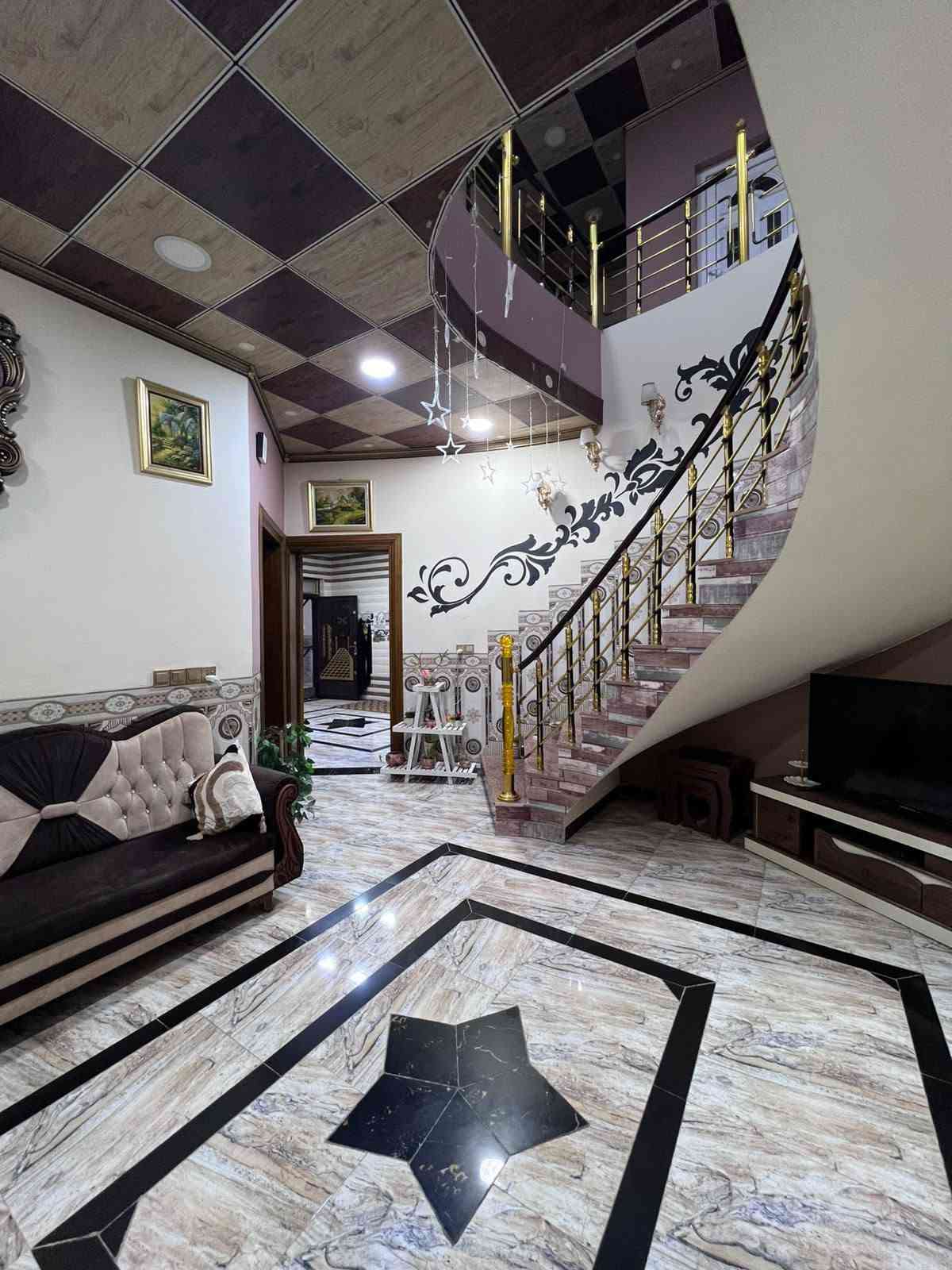 🏡 دار للبيع – تكريت / الديوم / منطقة 12 ألف القريب
✨ المساحة: 315 م²
📐 الواجهة: 10.5 متر
📏 النزال: 30 متر
🛣️ شارع الدار: 15 متر

🔹 تفاصيل الدار:
• 4 غرف نوم
• صالة
• استقبال
• مطبخ حار وبارد
• 3 مجموعات صحيات
• سحب مغربي
• واجهة تقطيع وصبغ
• شغل درجة أولى – مال جناي

⭐ موقع مميز ودار بمواصفات راقية
📞 للاستفسار والتفاصيل: اتصال على الرقم ***********

🔥 فرصة مميزة للسكن والاستثمار
