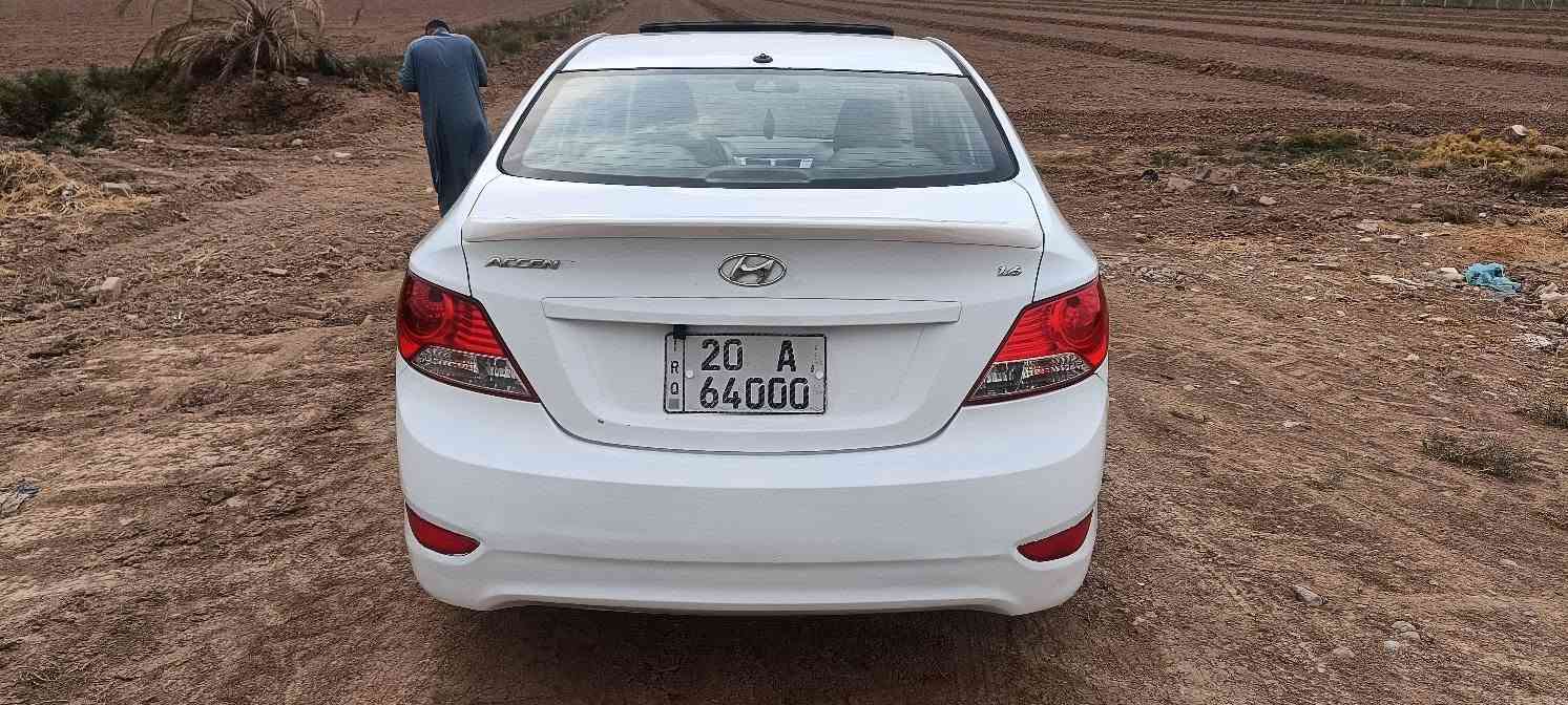 اكسنت 14 خليجي فول مواصفات 
محرك 1600 
محرك وكير خير من الله 
تبريد ثلج 
شاشة كامرة
تحكم جهتين
فتحة
مكفولة ما عدا ربع باب السايق
والسونار بالمنشور 

السعر 90 وبيه مجال
مكاني ديالى خان بني سعد 
***********
