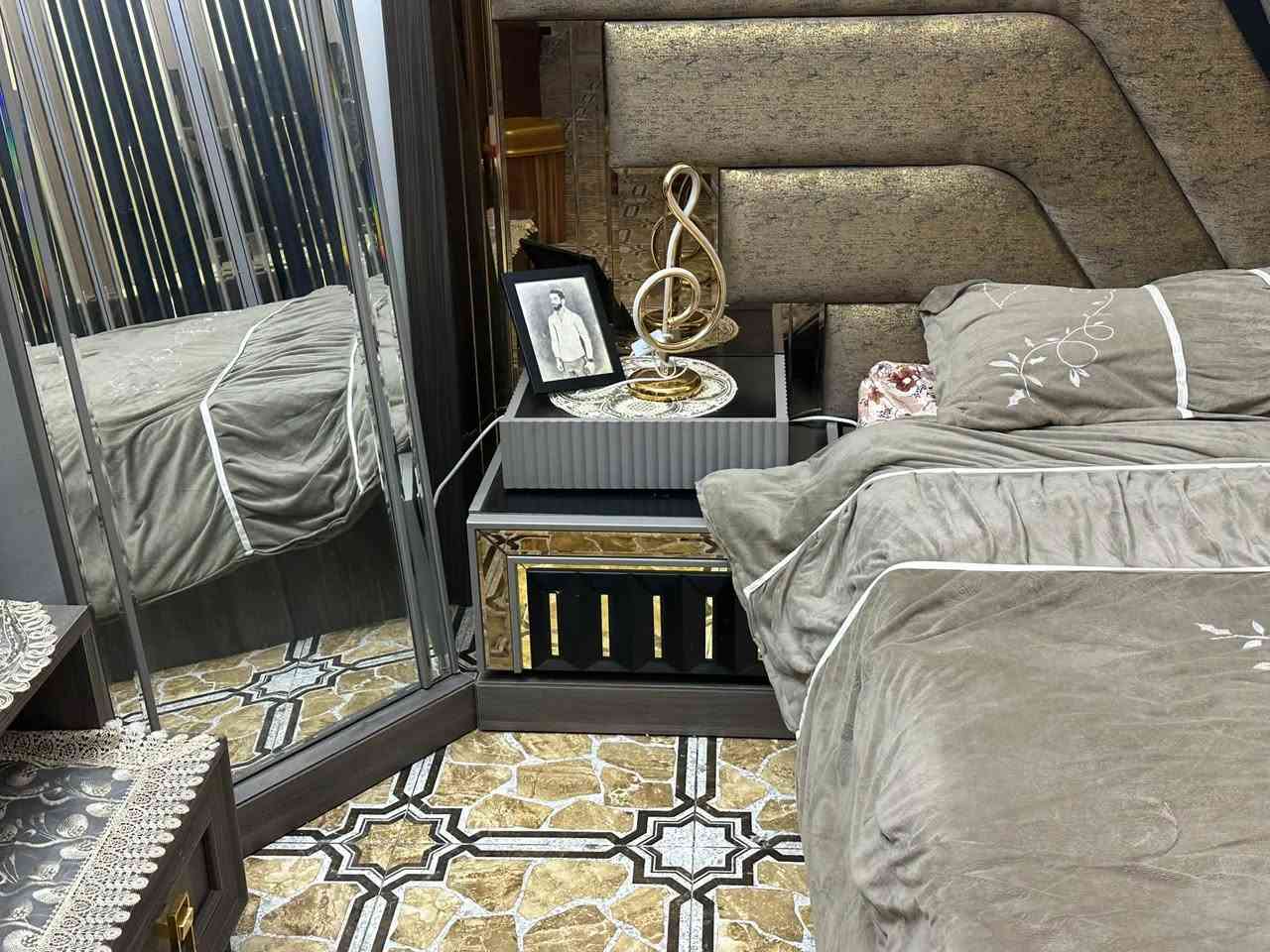 سلام عليكم غرفه لبيع ١٢ قطعه ‪+964 788 520 6585‬
