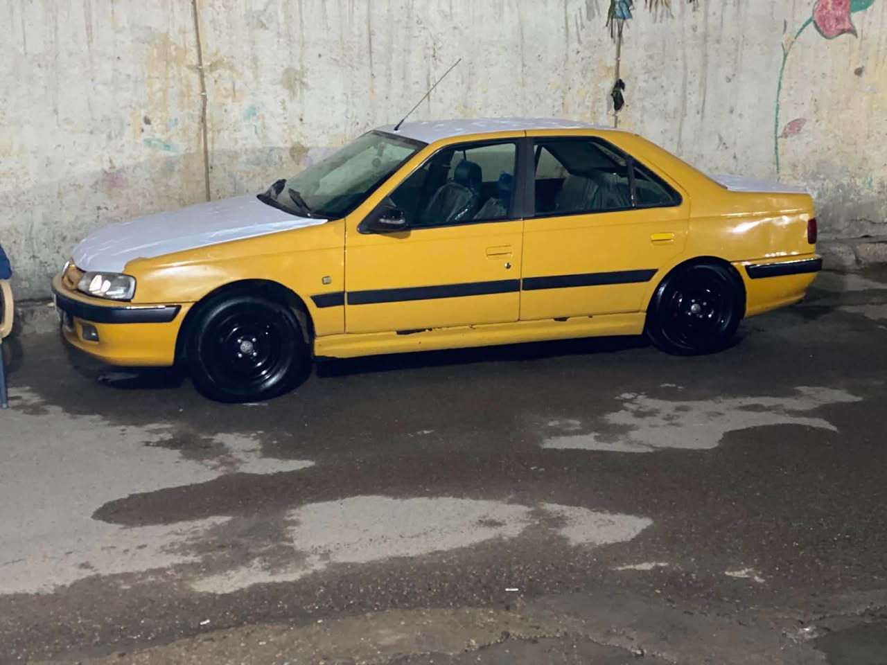 بيجو بارص ٢٠١٥
باسمي مصفره هيئه وغرامات 
مراوس بسايبا نظيفه 
عنواني بغداد الشعله 
***********
