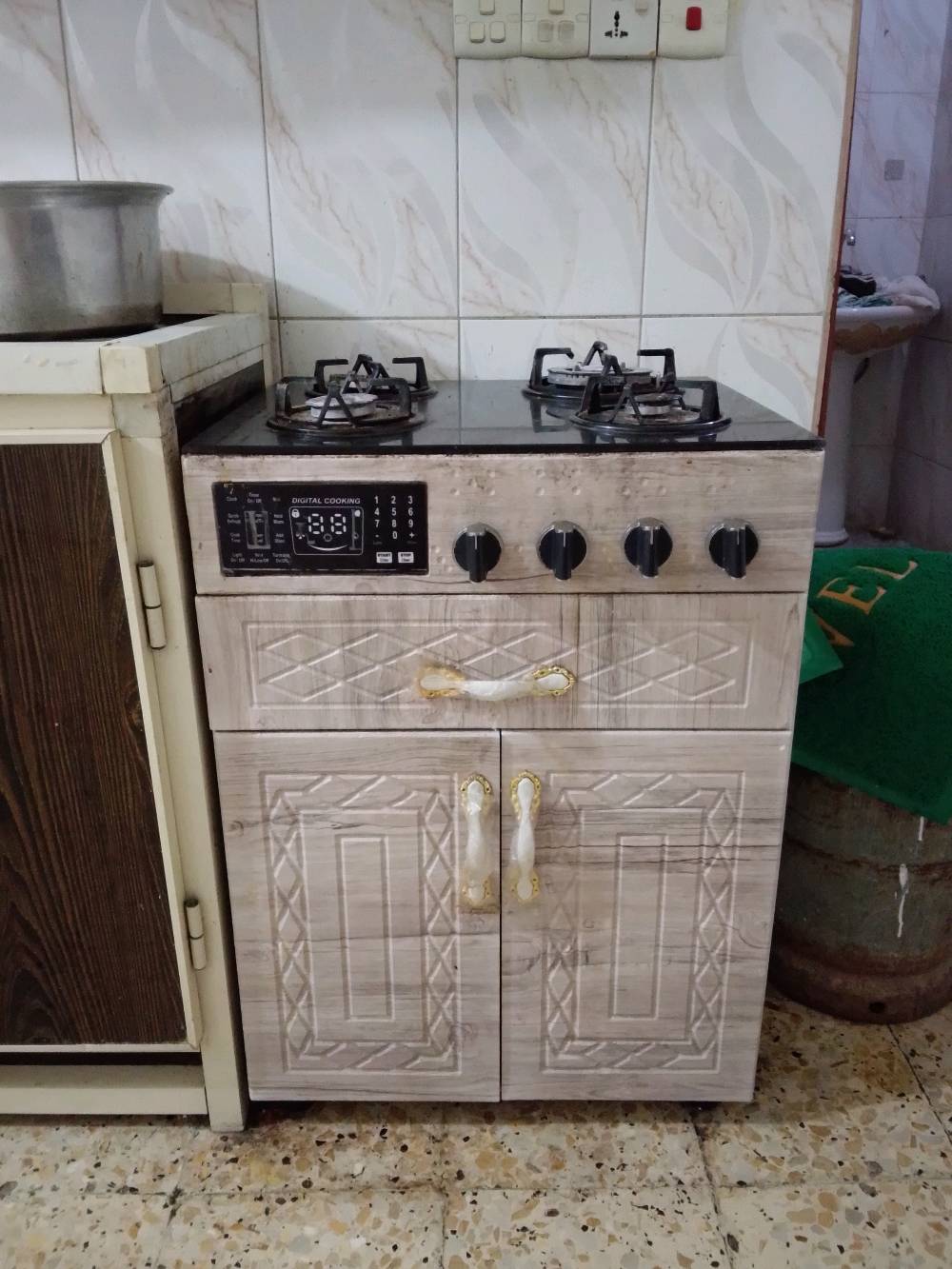 اغراض للبيع وكو ش
جراب امهات النفر وعدد ثلاثه ودواشك هم للبيع