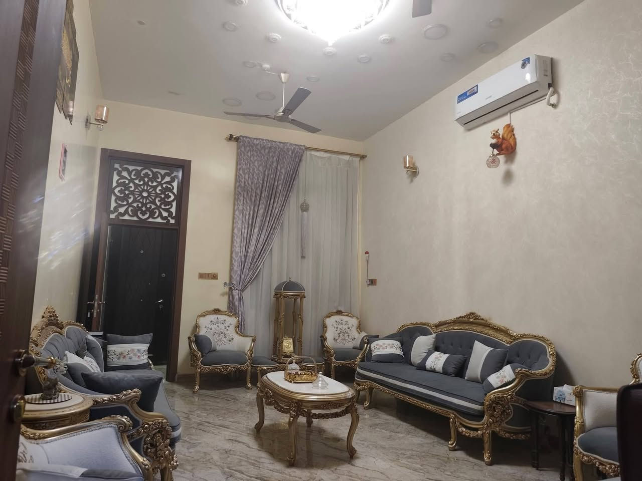 دار للبيع كوت بستان الجلبي بناء حديث ثلاث طوابق الاتصال على الرقم ***********
