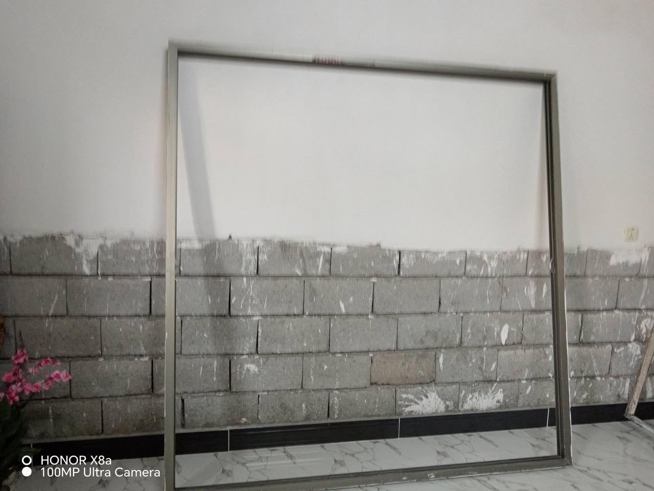 شباك الألمنيوم للبيع كامل مع قاعده للاتصال ***********
