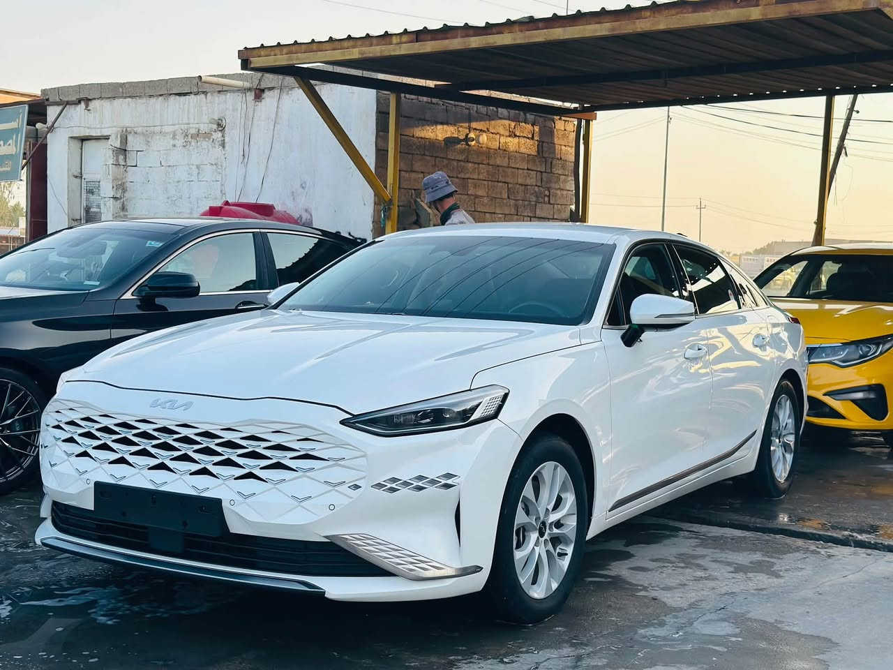 سياره للبيع Kia K8  السياره بدون رقم تترقم جميع المحافظات حجم المحرك 3.5 غاز بلادي السياره  كفاله عامه السعر الخاص المكان القادسيه الاستفسار الاتصال ***********
