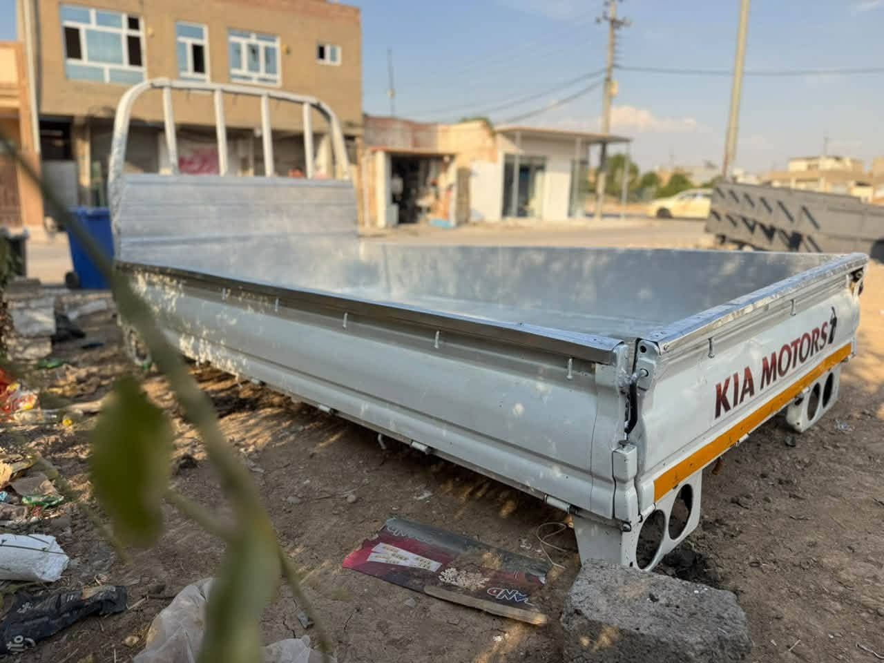 بۆدی کیای لۆ ٤٠٠٠ دەبیت بۆفرۆشتن خاوێنە خایسو شتی نیە
شوێن هەولێر 
سعری ٥ وەرەقەو مەجال
***********

