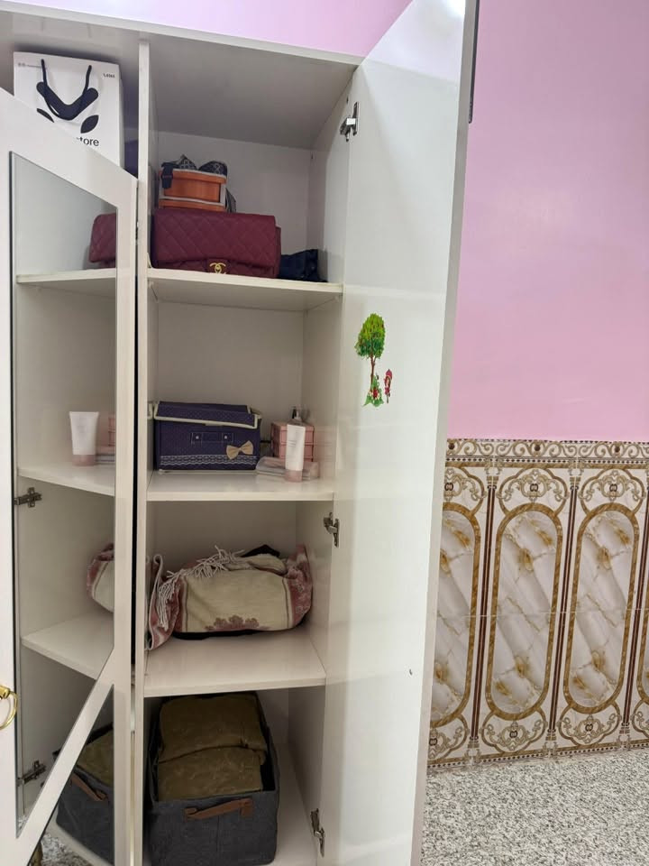 غرفة للبيع 450 وبيها مجال للتواصل ع هذا الرقم 
***********
