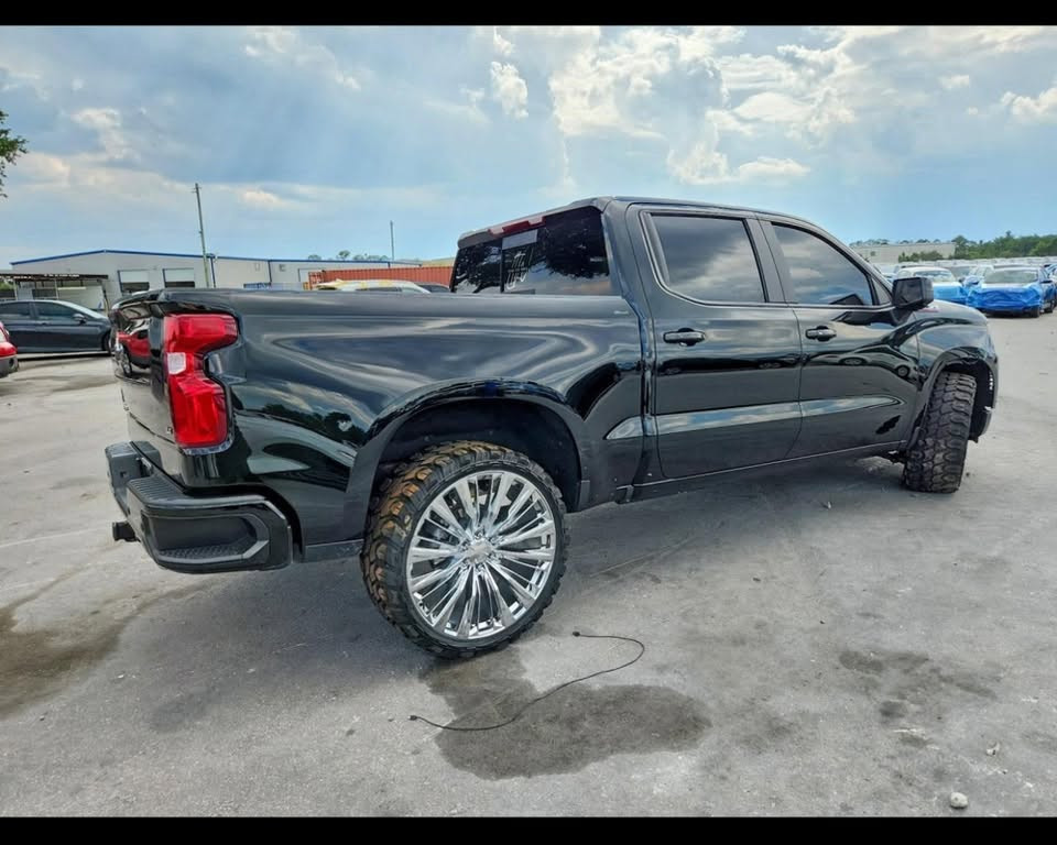 سلام عليكم 2025 CHEVROLET SILVERADO
للبيع على طريق فول فول ٨ سلندر 4x4
للسعر اتصل على رقم ***********

نص مكتوب في الصور:
- 56744550
