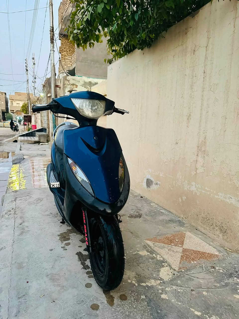 السلام عليكم دراجه ماكس للبيع مكينه برغي ممفتوح بيها دراجه خير من الله للتواصل ***********
