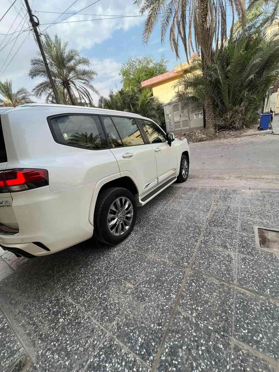 لاندكروزر GXR • ٢٠٢٤ • مكفولة