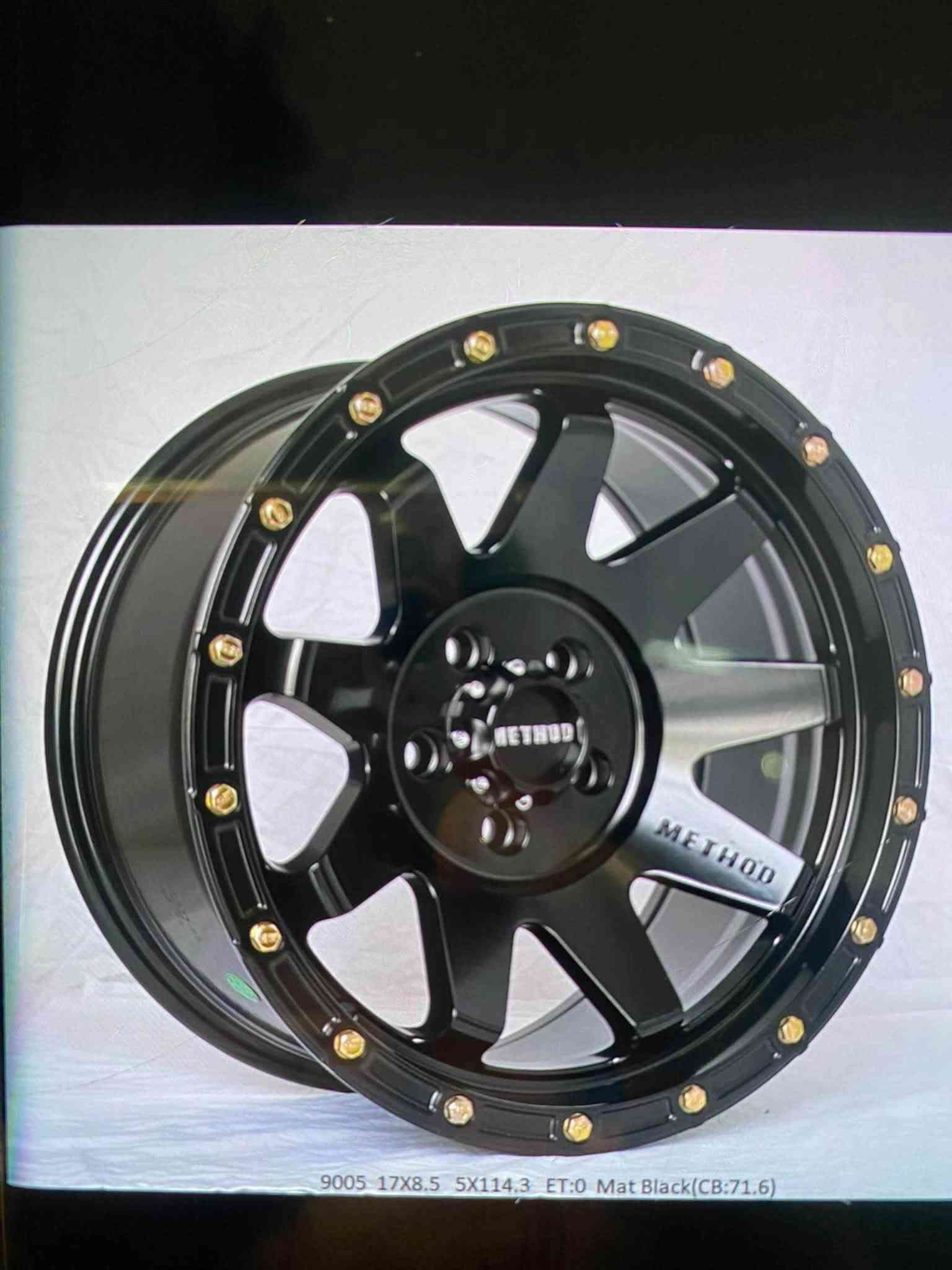 السلام عليكم
للبيع تخم اطارات 

القياس 245/65R17 

قياس ابعاد ستدات الويل 114.3x5 

يرهم على الاندكروز من موديل 2007 الى 21

ويرهم على الرافور ويرهم على هواي سيارات 

الويل ميثود اصلي 

الاطارات bf goodrich امريكي اصلي مو صيني 

الويلات والاطارات بحالة جيدة جداً استخدام اقل 5 الاف كيلو 

مكانهن بغداد 

السعر 750$ 

للاستفسار ***********
