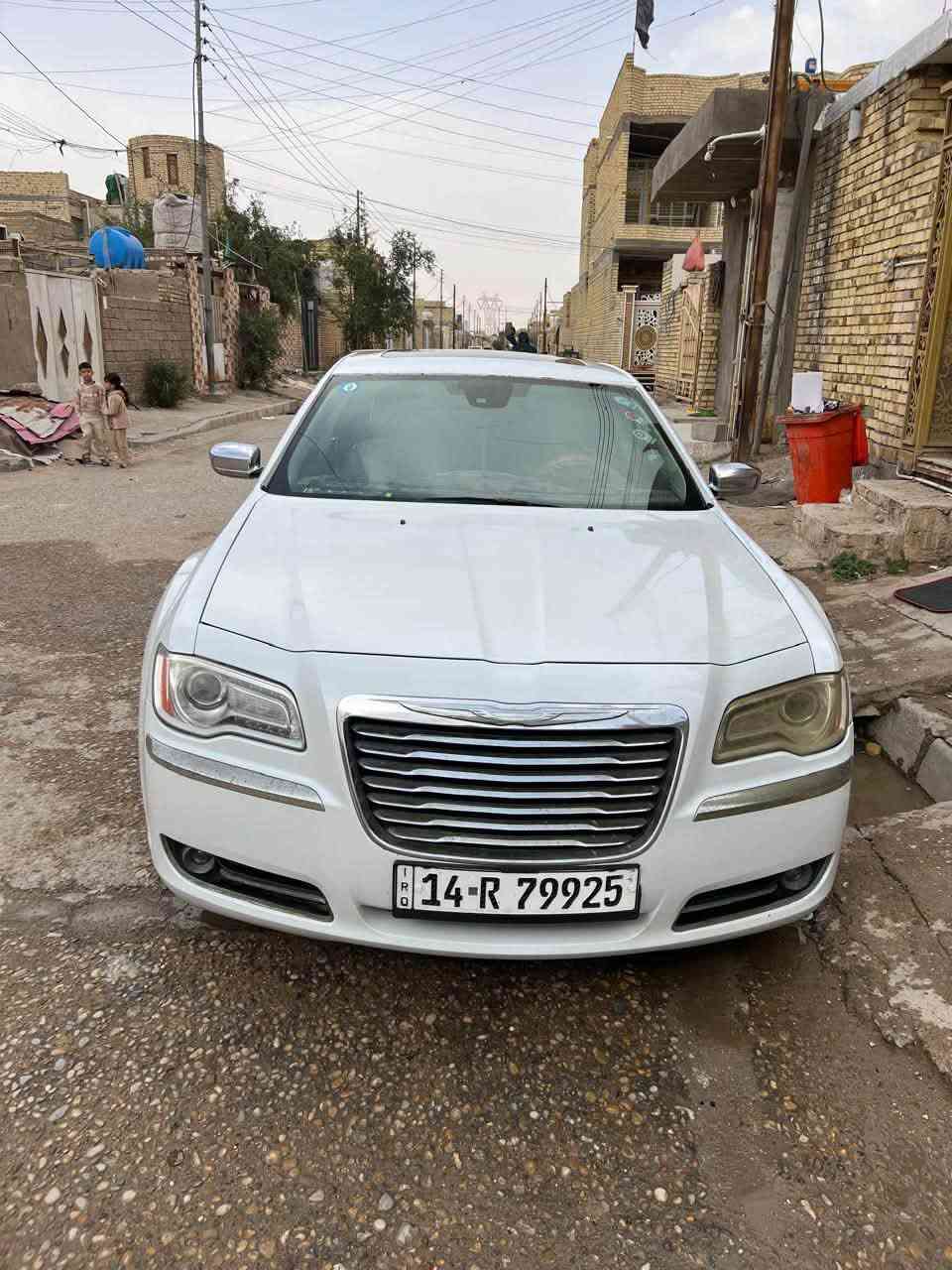 السلام عليكم اخوان كلايسر 2013زقم بصره وارد كندي فول مواصفات داخله سرقه سستم بدون حادث اخوان المو شراي ويدور اسعار لا يتصل رجاء اخوي السعر 145بيها مجال قليل تلفون***********

