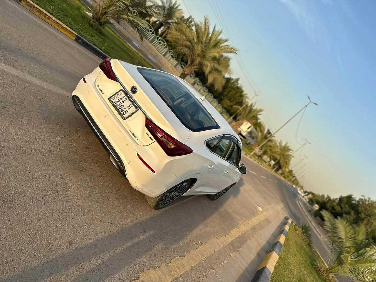 سلام عليكم شانجان ايدو موديل 2019 سياره بلاديه فقط بس بارد وهذا السونار سعر 76 
***********
