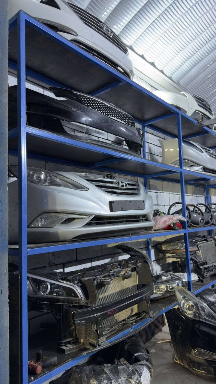 تخفيضات وعروض خاصة عند البيت الكوري! ⚙️🚗
لكل أصحاب سيارات (كيا & هيونداي)، وفرنالكم وجبة جديدة من قطع الغيار (جديد + تفصيخ أصلية ومكفولة) بأفضل الأسعار وبأعلى جودة! 🛠️
الخدمات المتوفرة:
 بيع بالمفرد والجملة
 قطع غيار جديد وتفصيخ
 توفر قطع لجميع الفئات (أوُبتيما، سوناتا، النترا، سنتافي، سورينتو، K5)
📍 العنوان: القرنة - سريع الحمداوي (قرب الجسر الأنبوبي)
📞 للطلب والاستفسار (واتساب / اتصال): ***********
